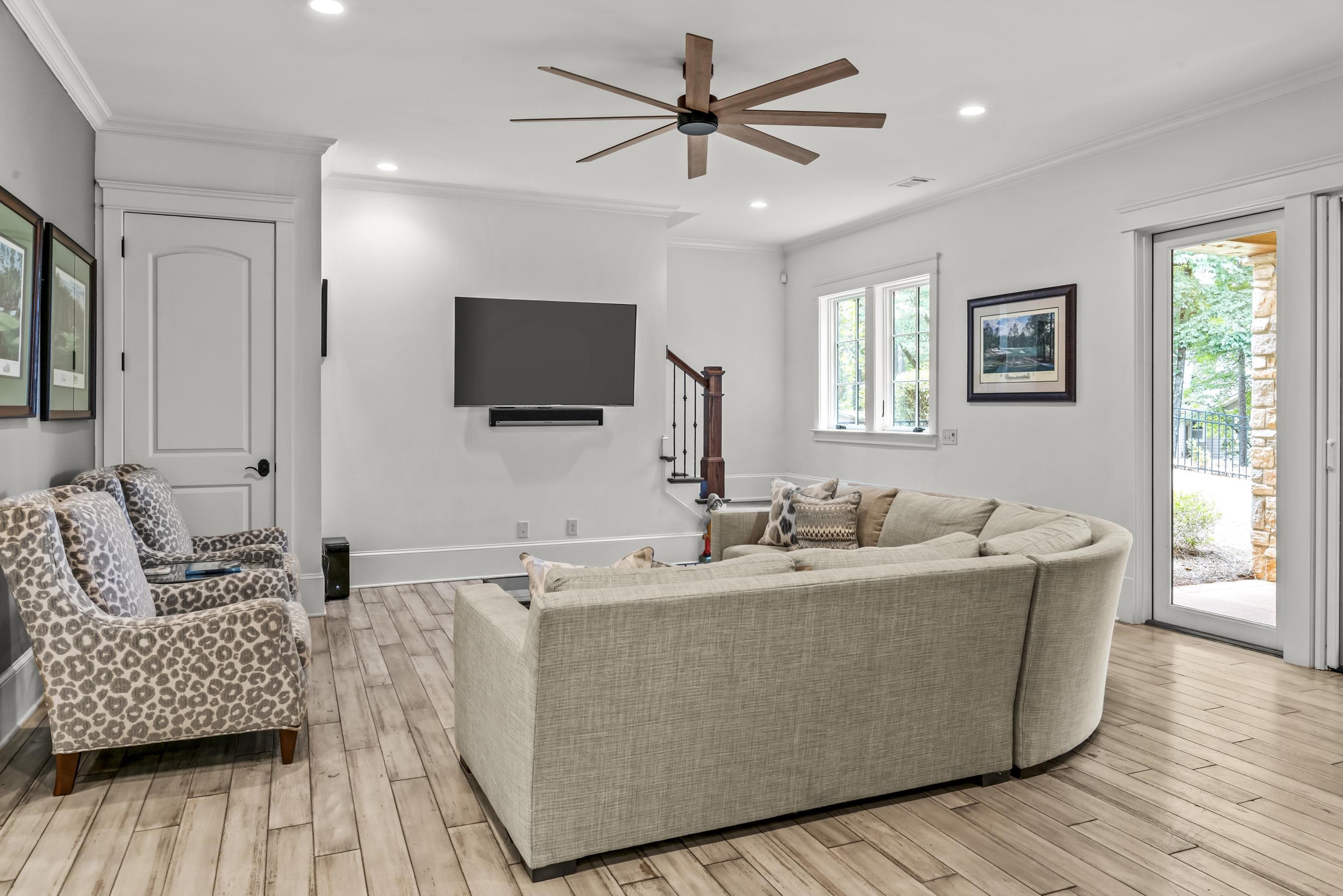 1021 REYNOLDS PARKWAY