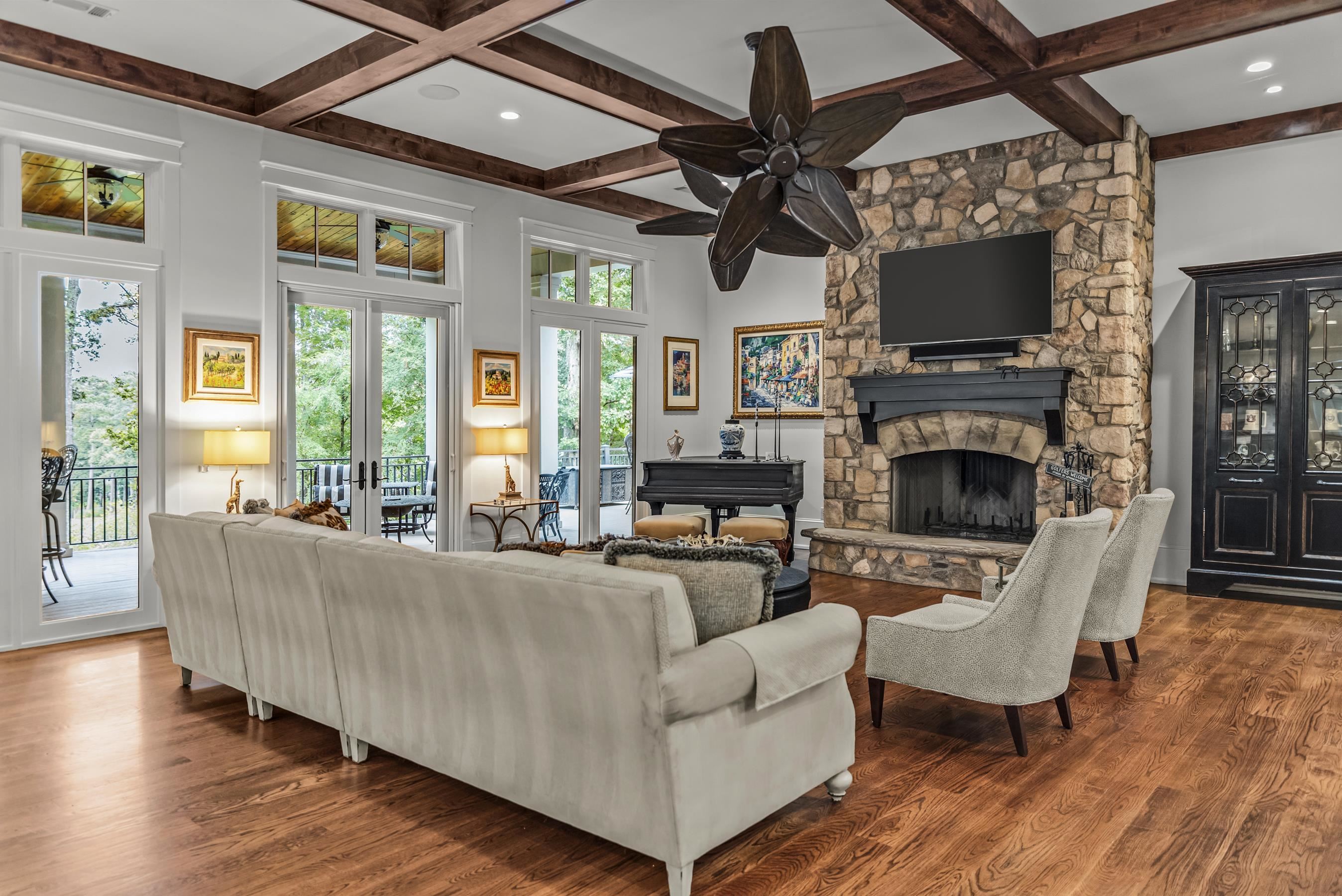 1021 REYNOLDS PARKWAY