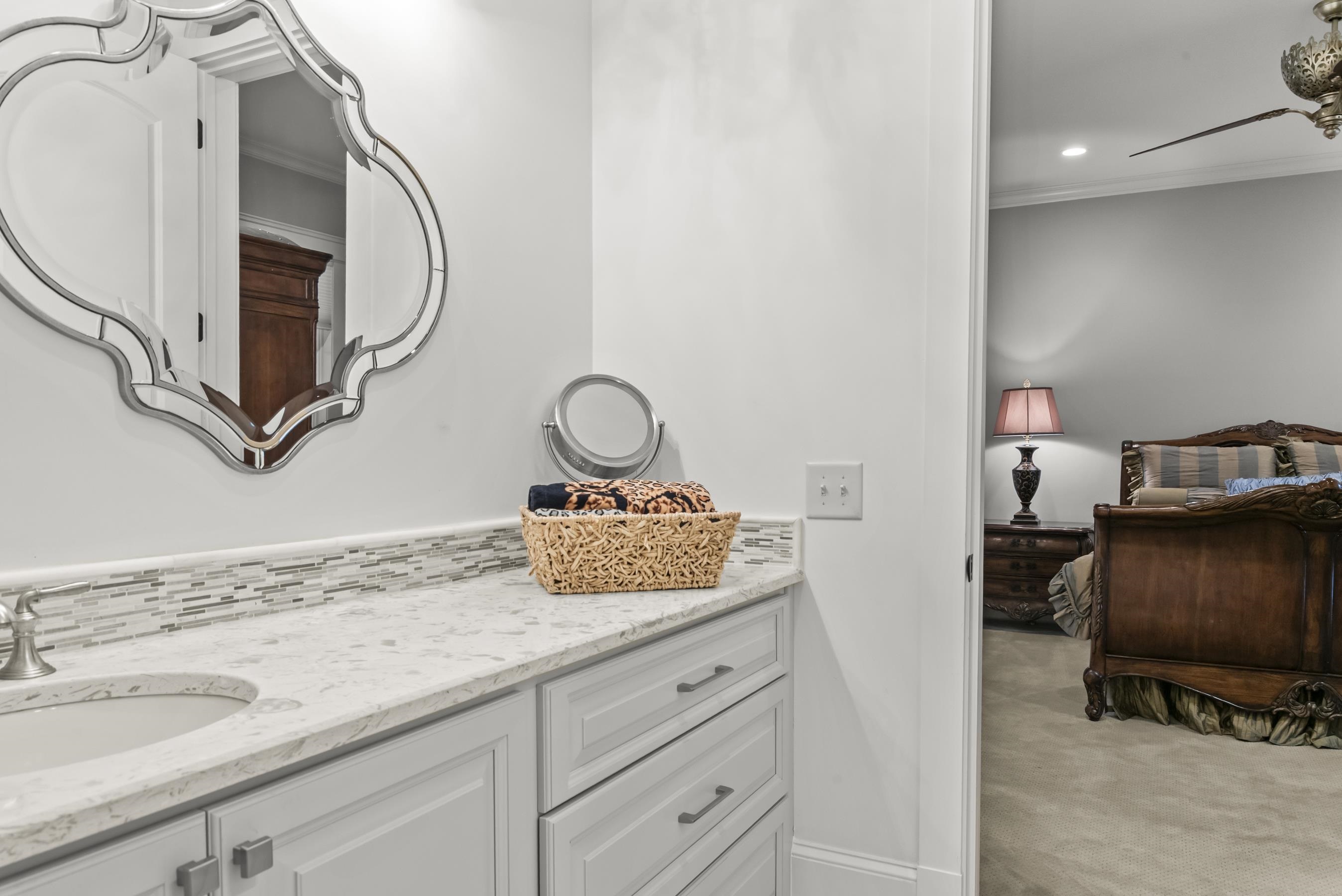 1021 REYNOLDS PARKWAY