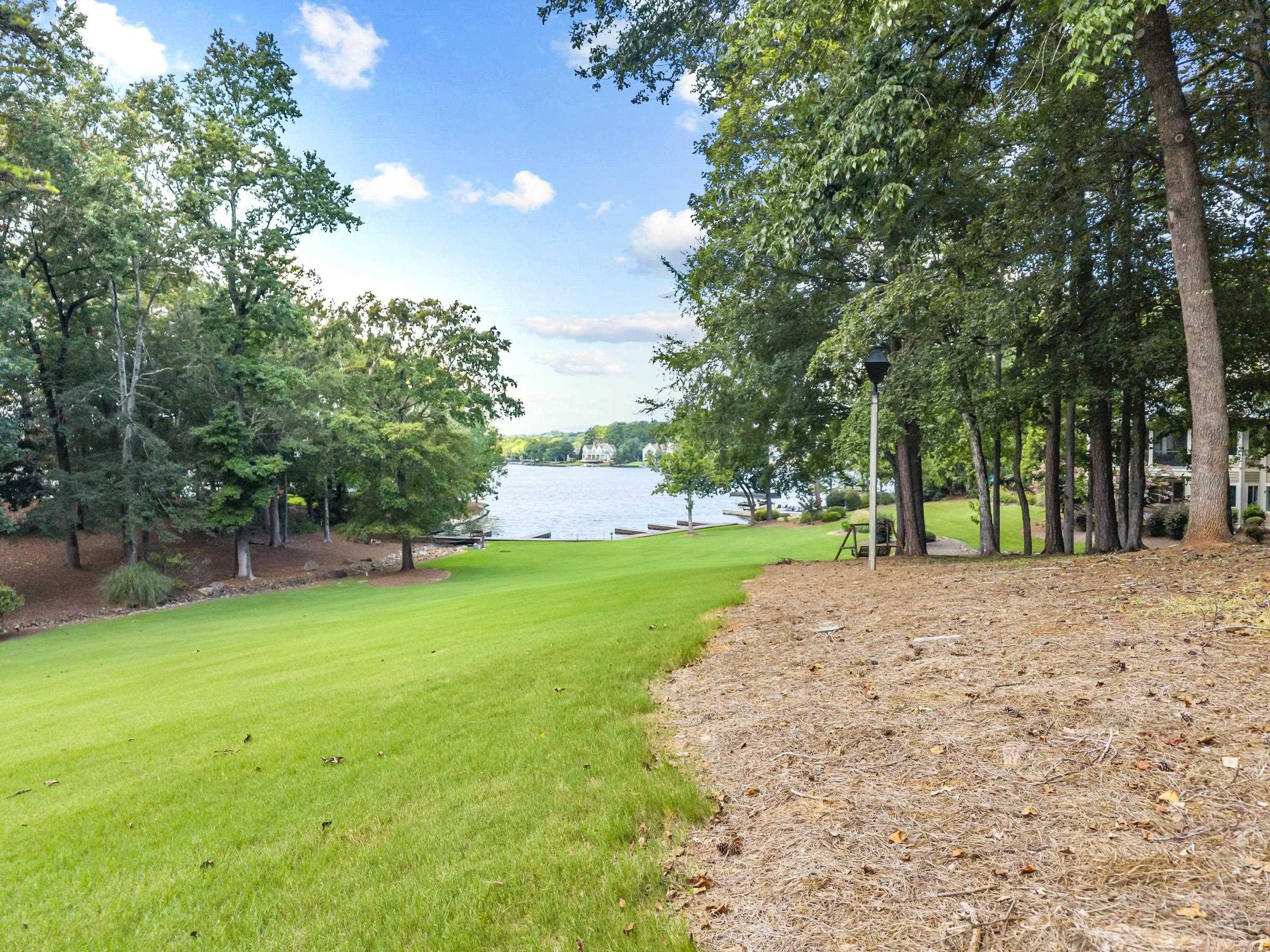 1220 MERCER TRAIL