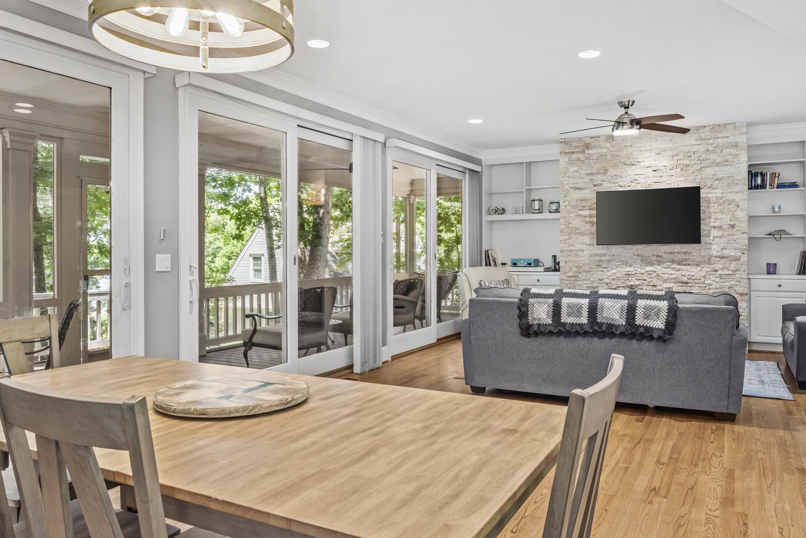 1220 MERCER TRAIL