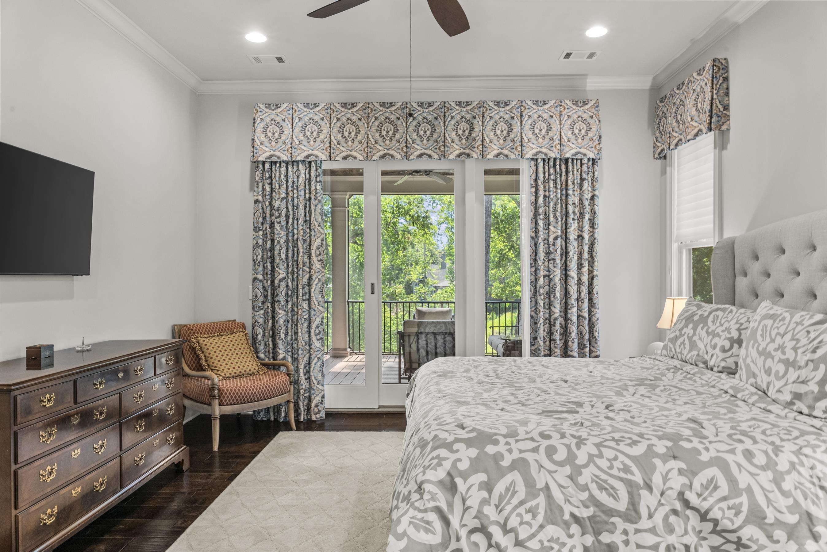 1081 ANGEL POND WEST