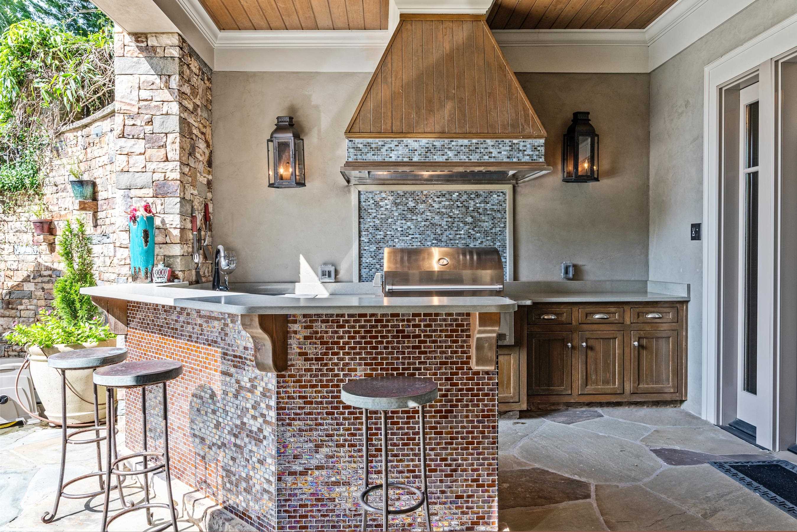 2260 SANDY FORD