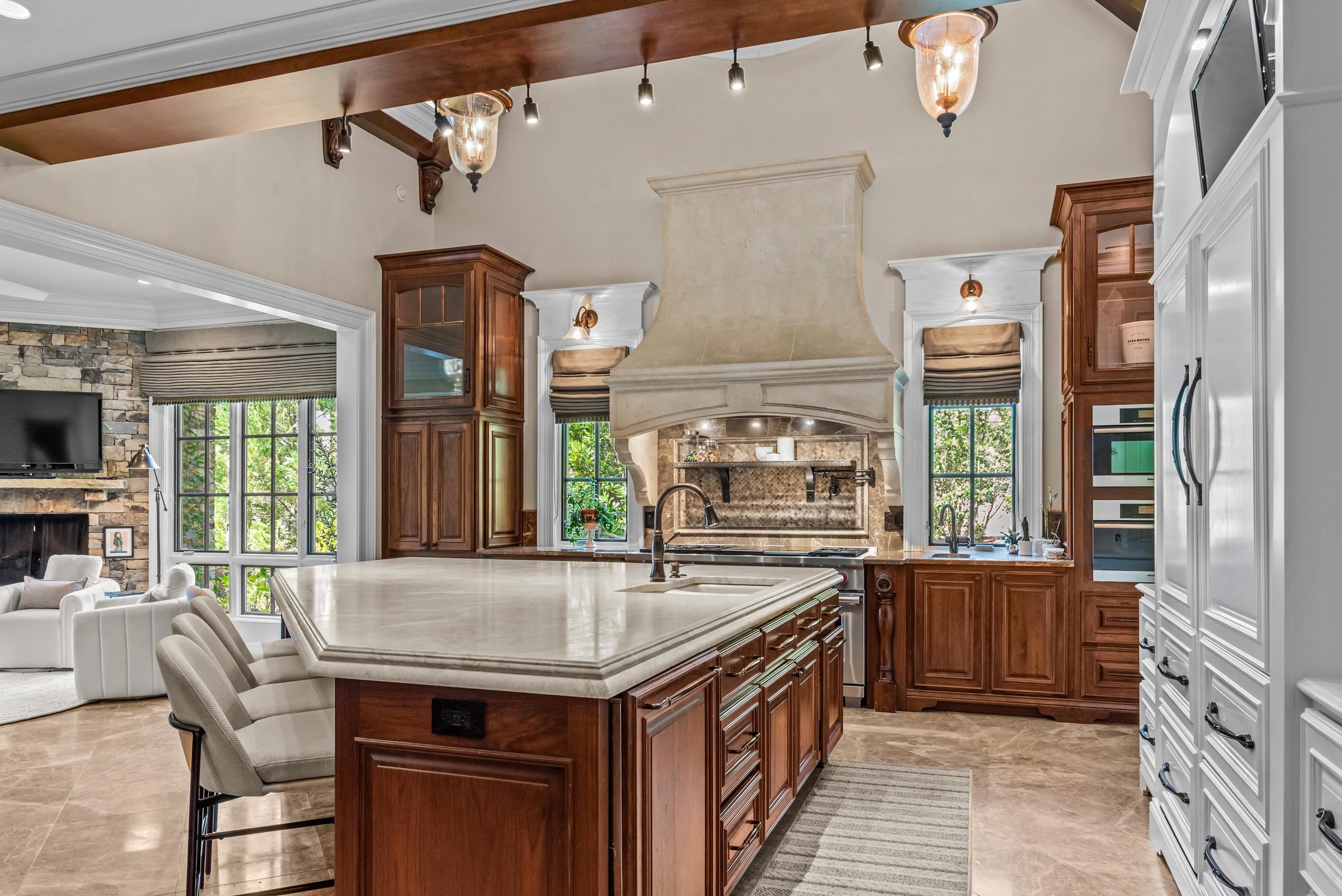2260 SANDY FORD