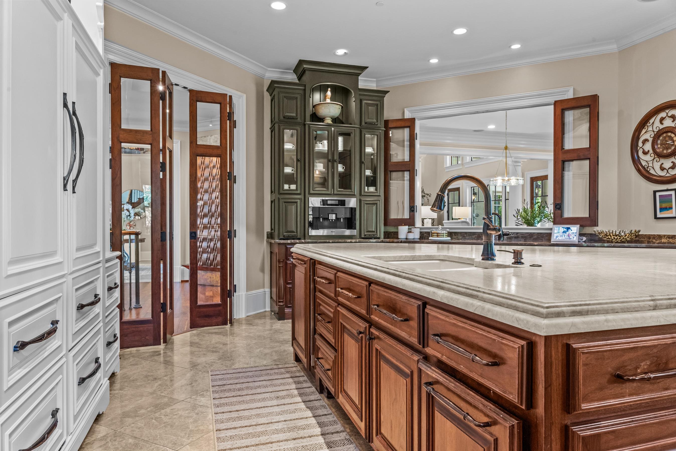 2260 SANDY FORD