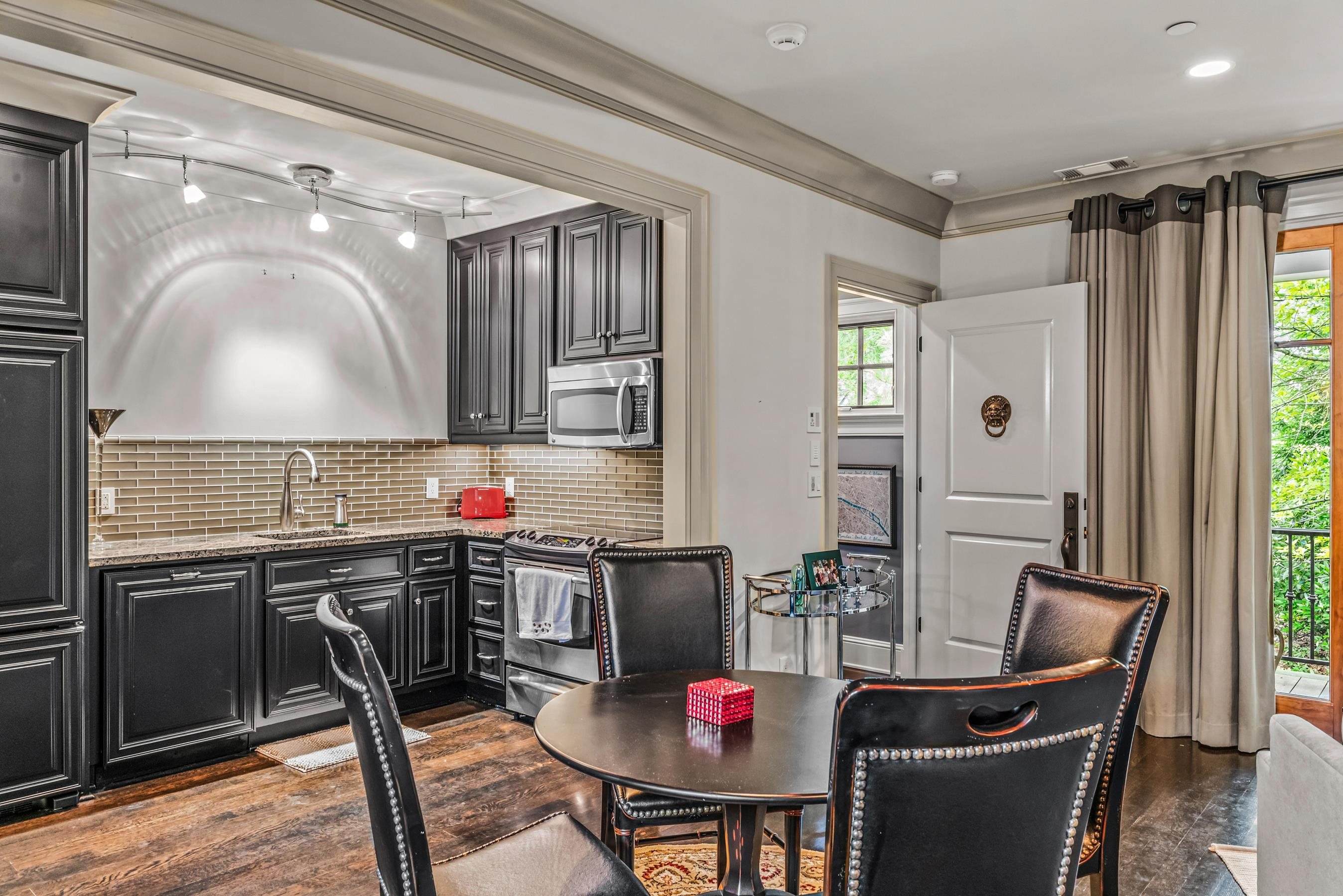 2260 SANDY FORD