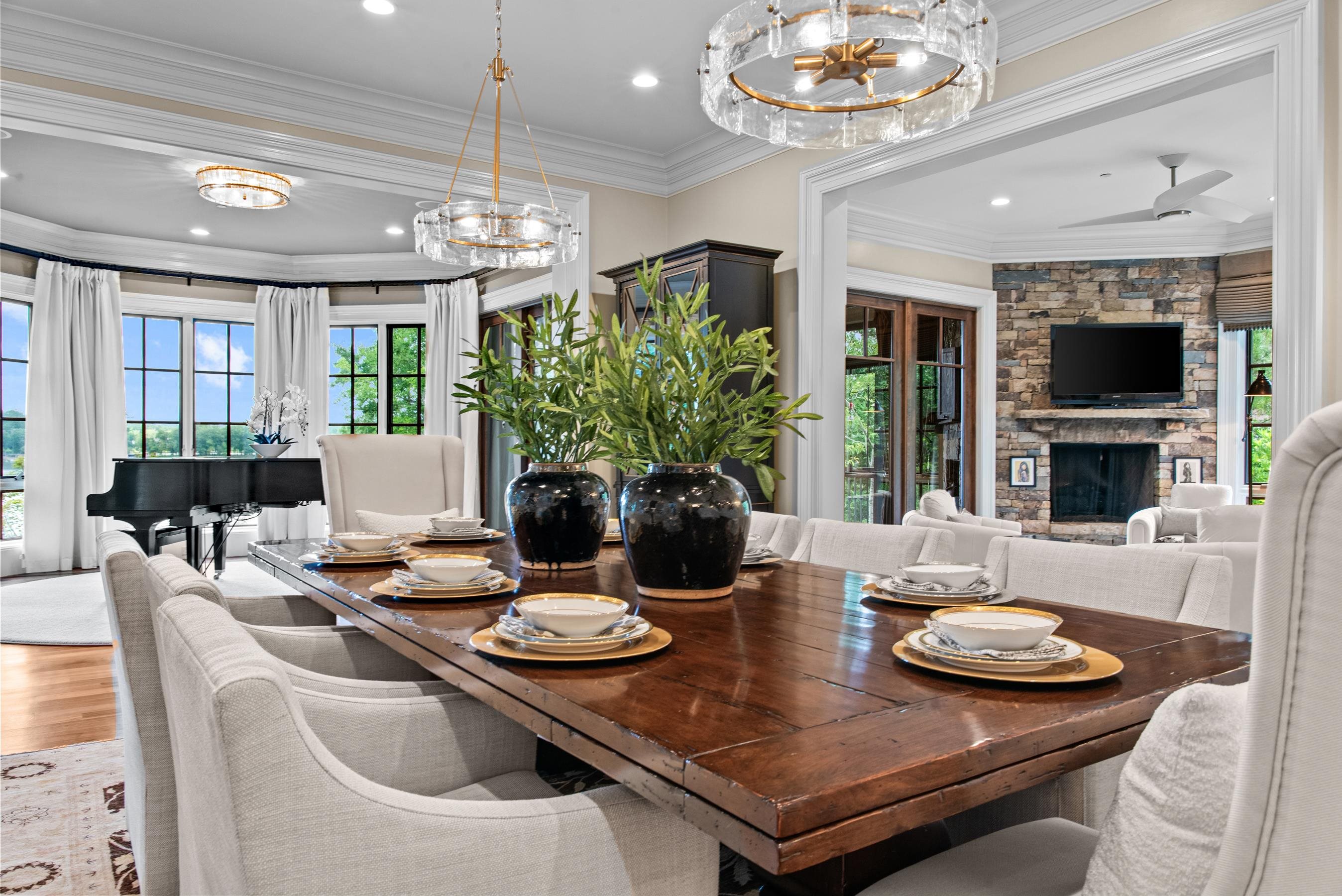 2260 SANDY FORD