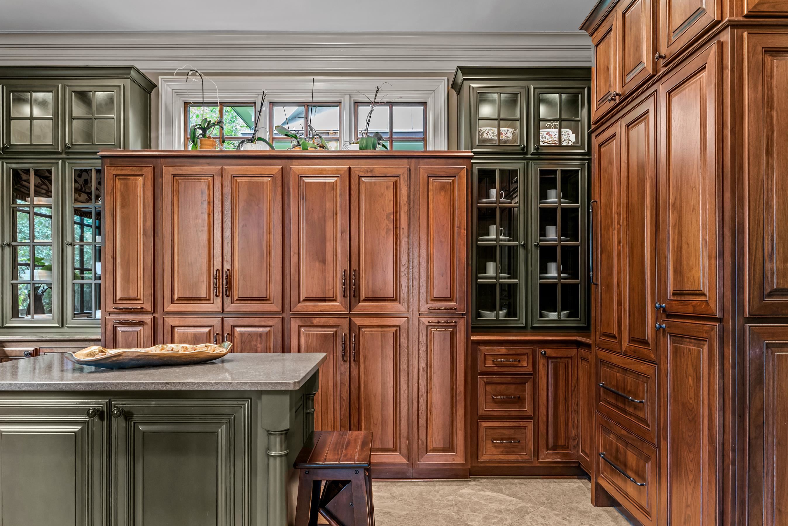 2260 SANDY FORD
