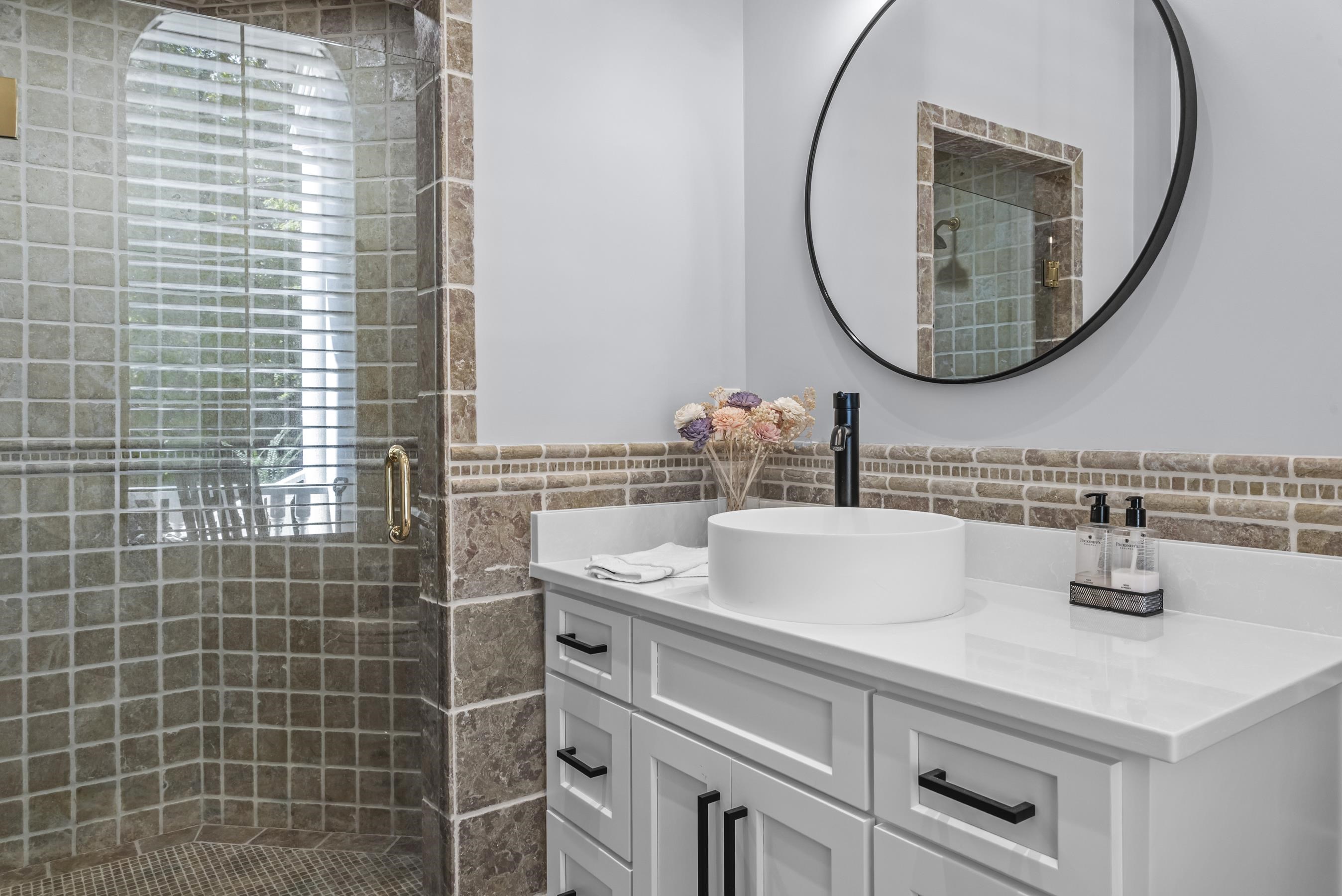 1010 CALLAHANS RIDGE