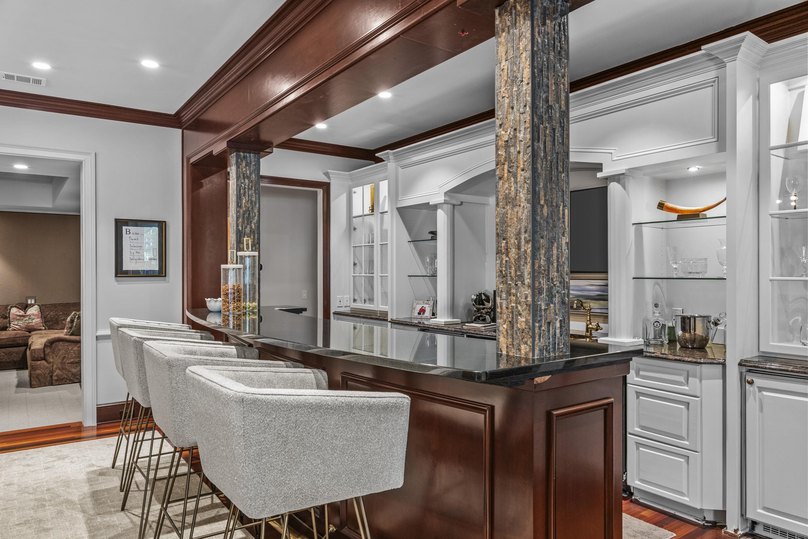 1010 CALLAHANS RIDGE