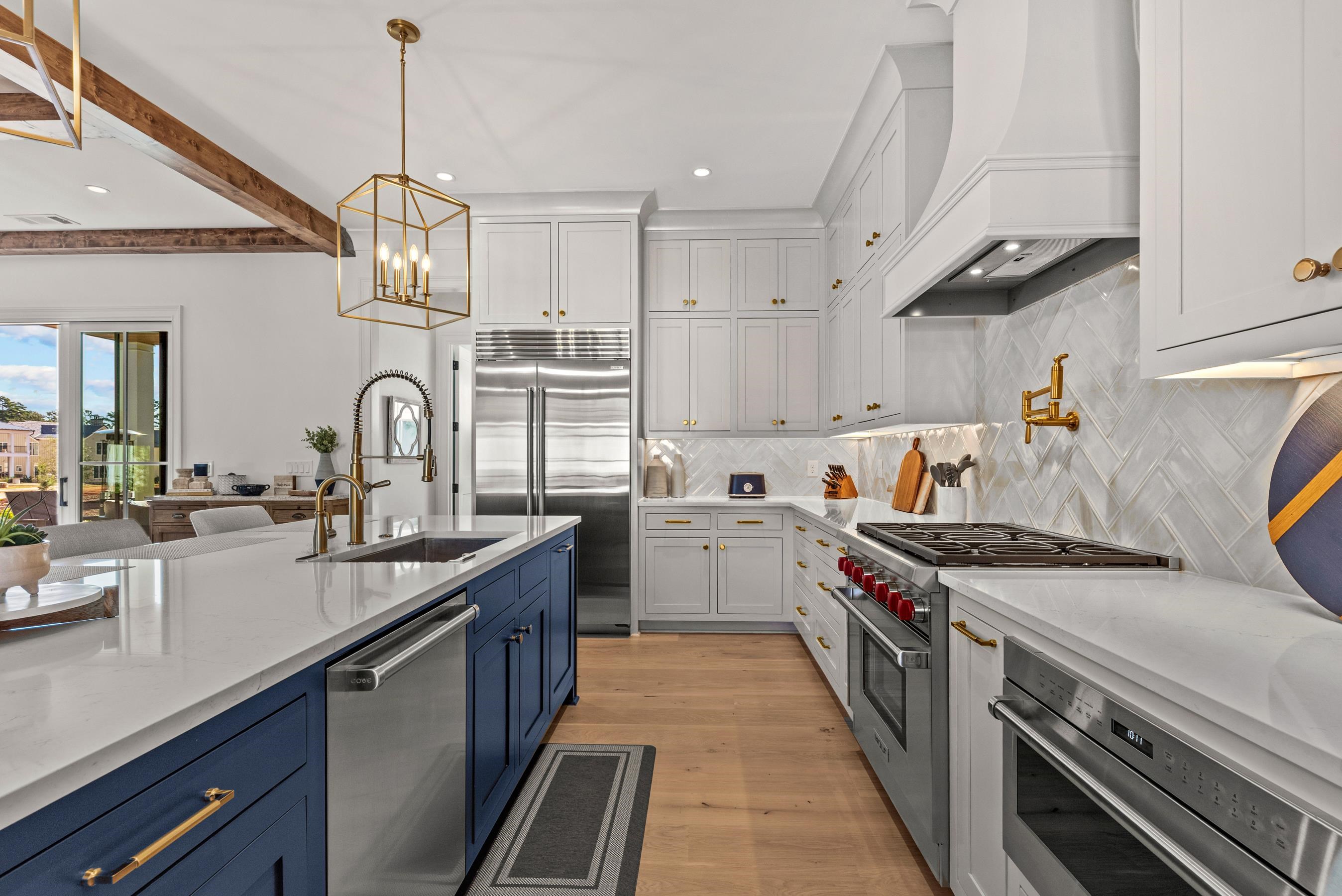 1011 WEST ROCK LOOP
