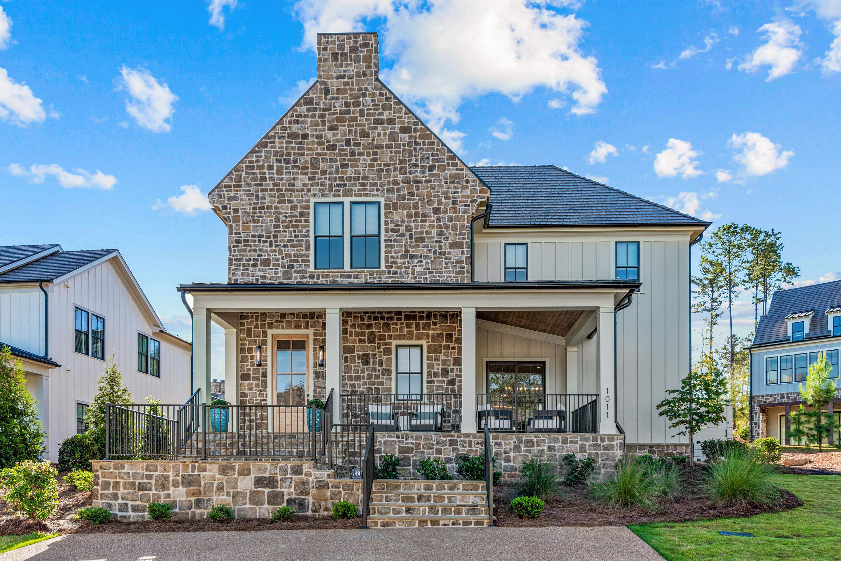 1011 WEST ROCK LOOP