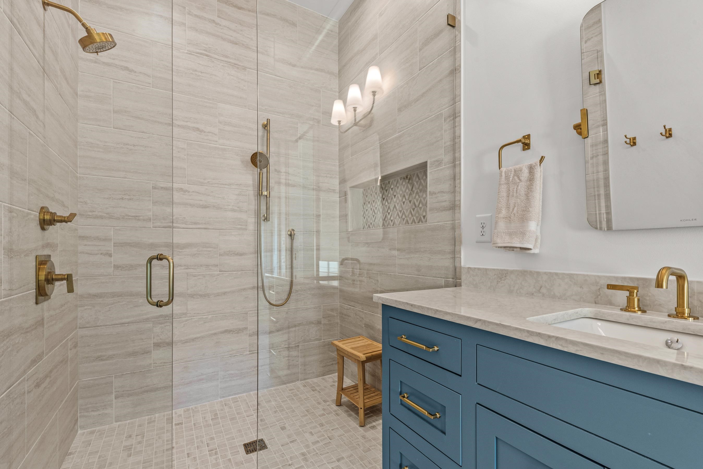 1011 WEST ROCK LOOP