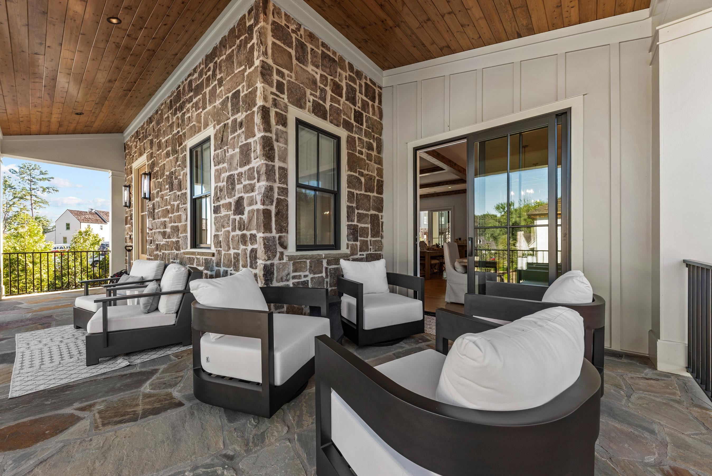 1011 WEST ROCK LOOP