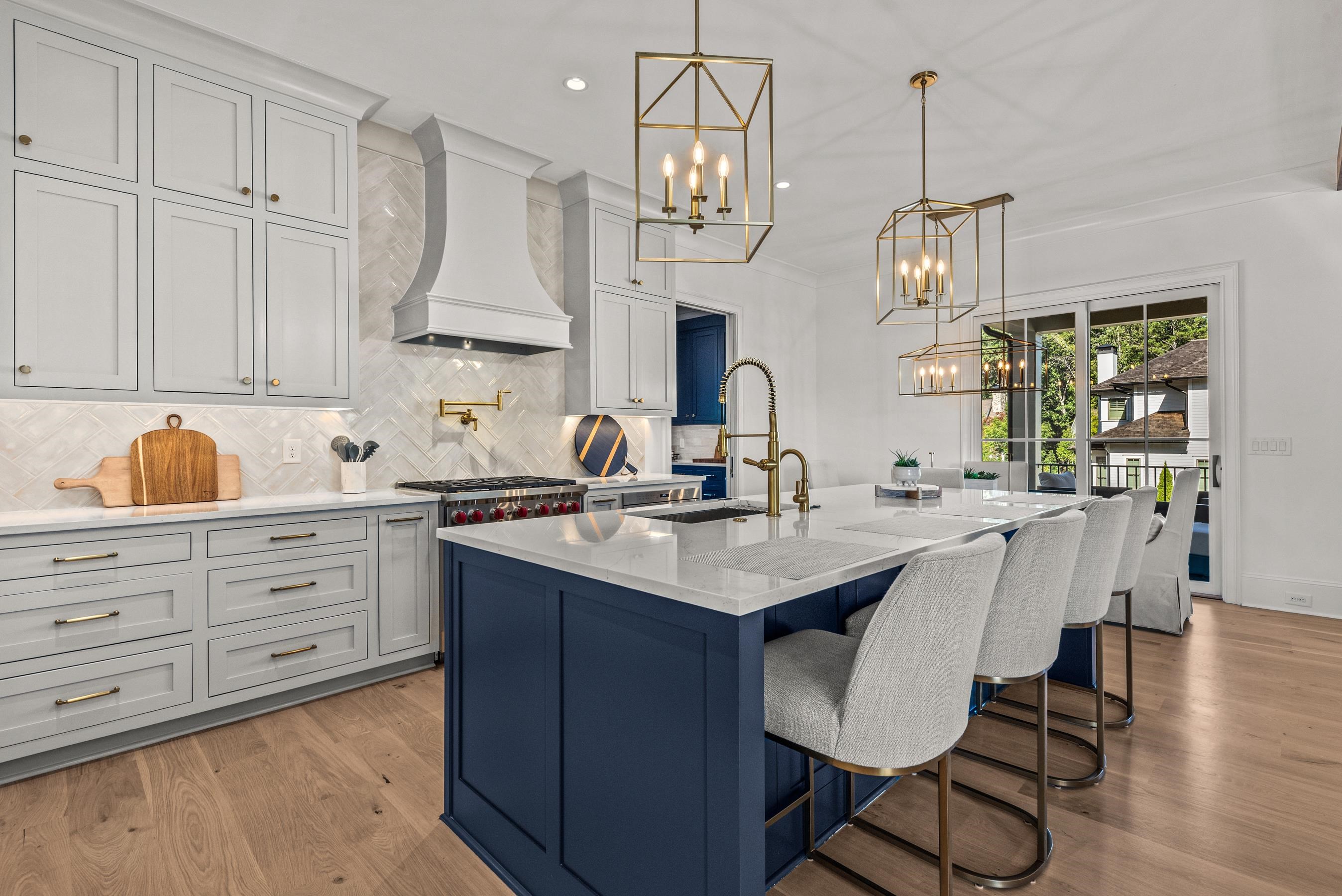 1011 WEST ROCK LOOP