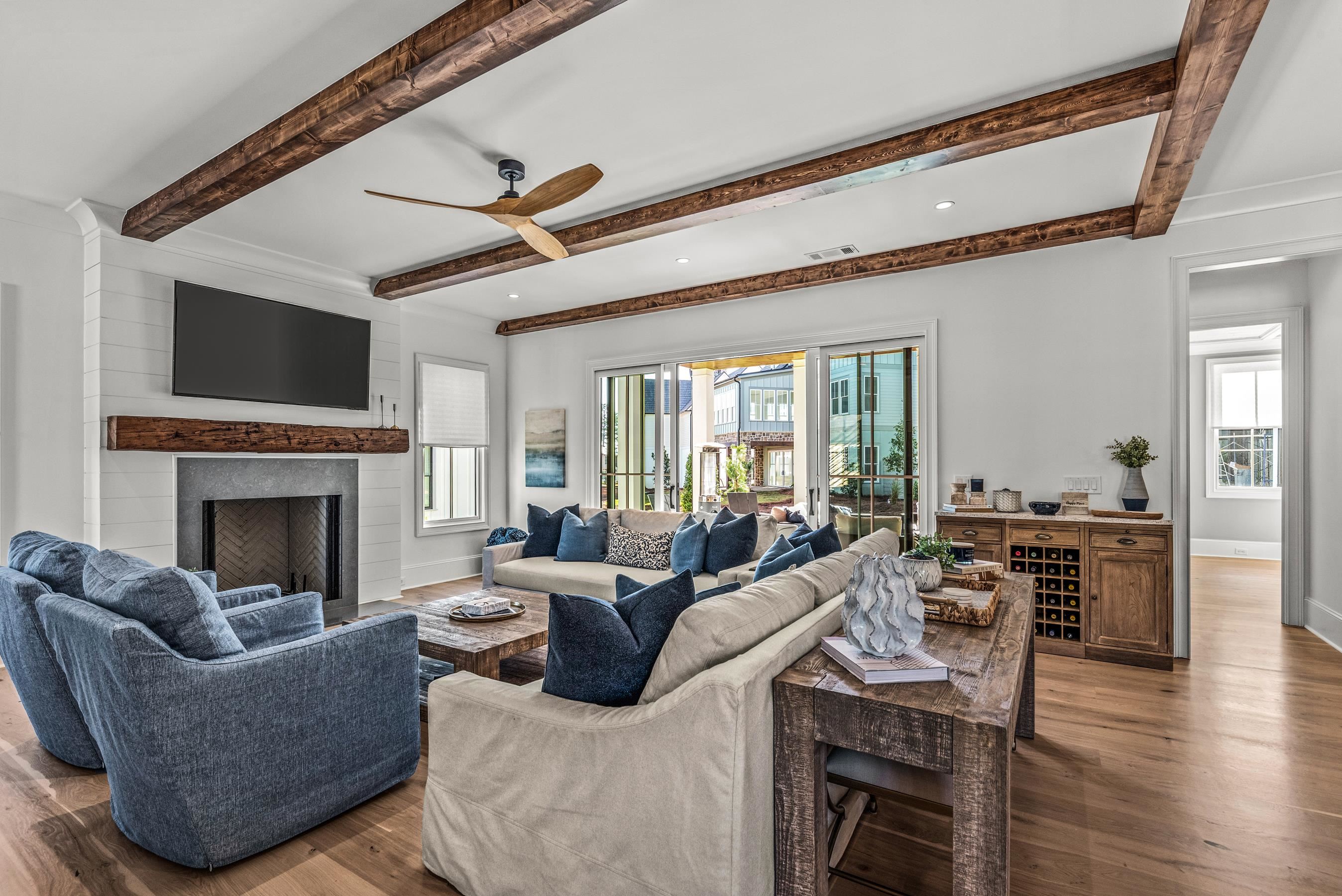 1011 WEST ROCK LOOP