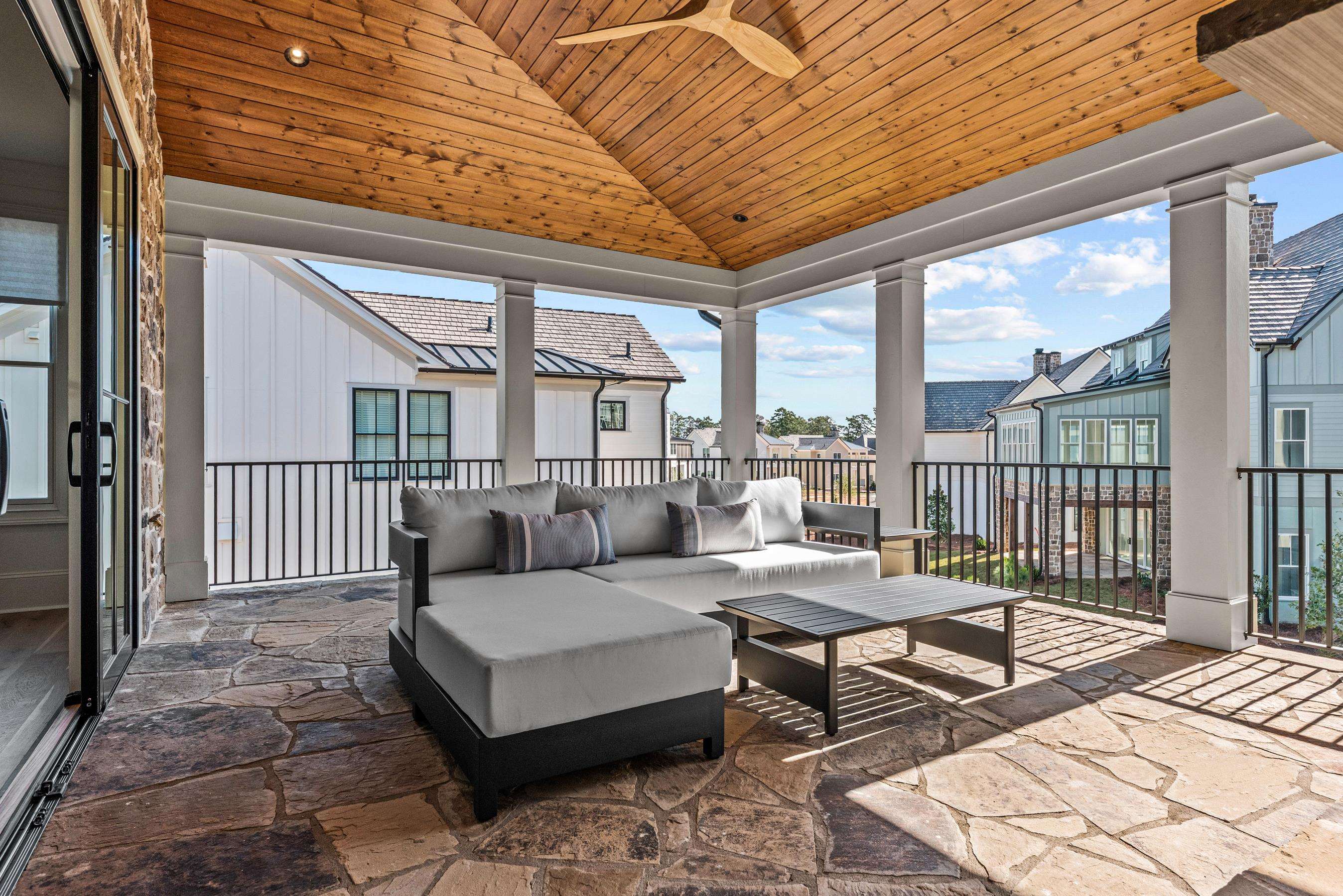 1011 WEST ROCK LOOP