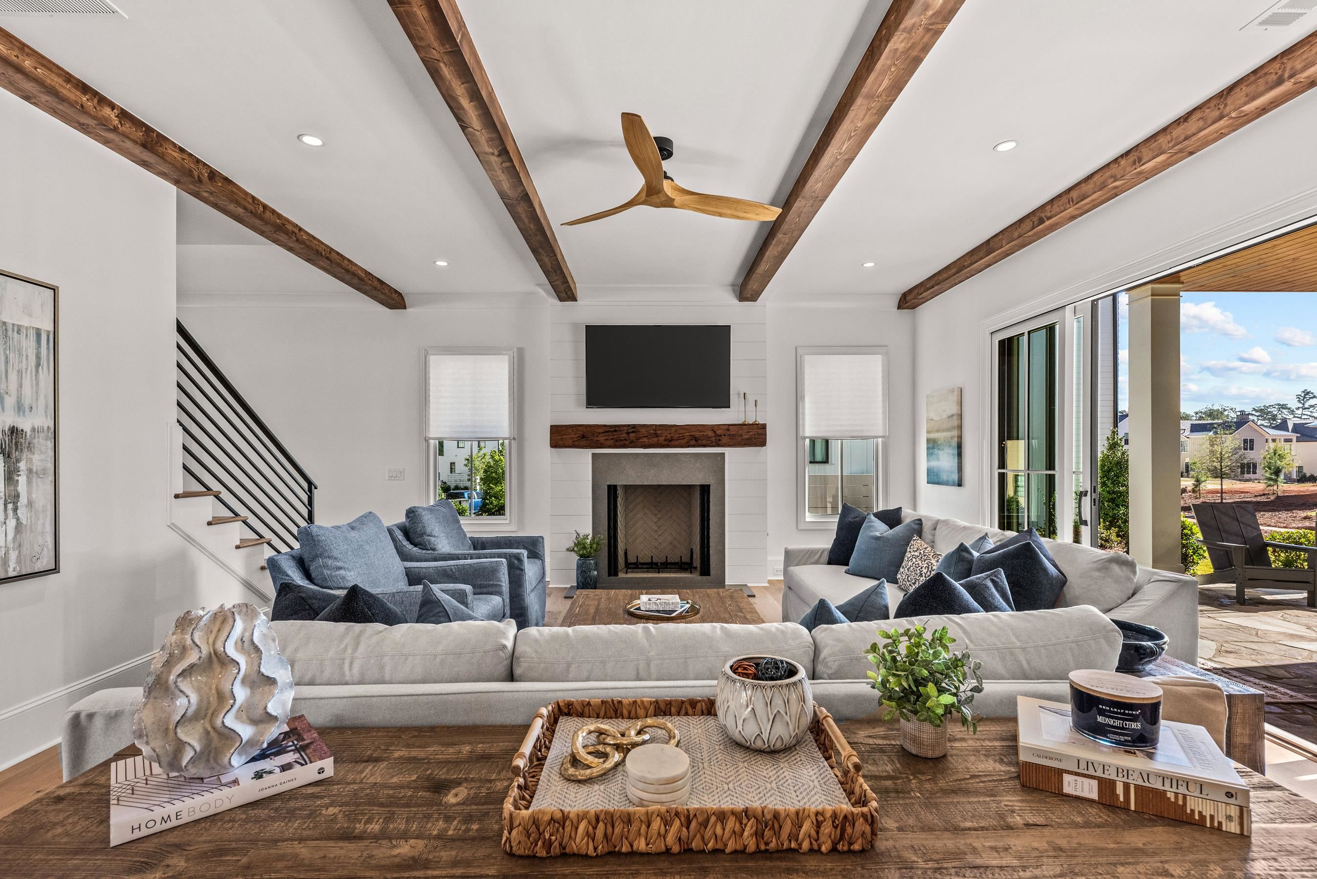 1011 WEST ROCK LOOP