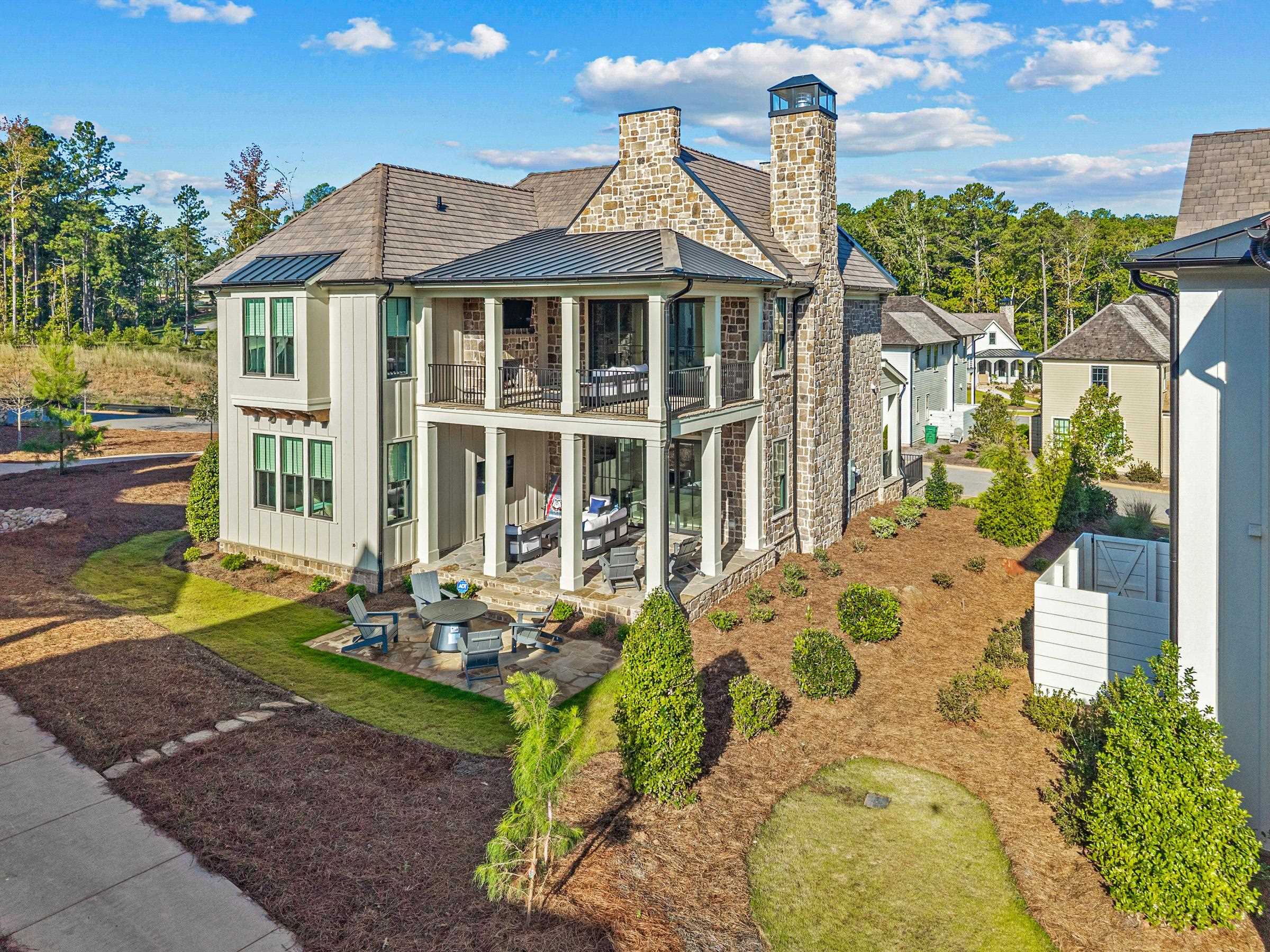 1011 WEST ROCK LOOP