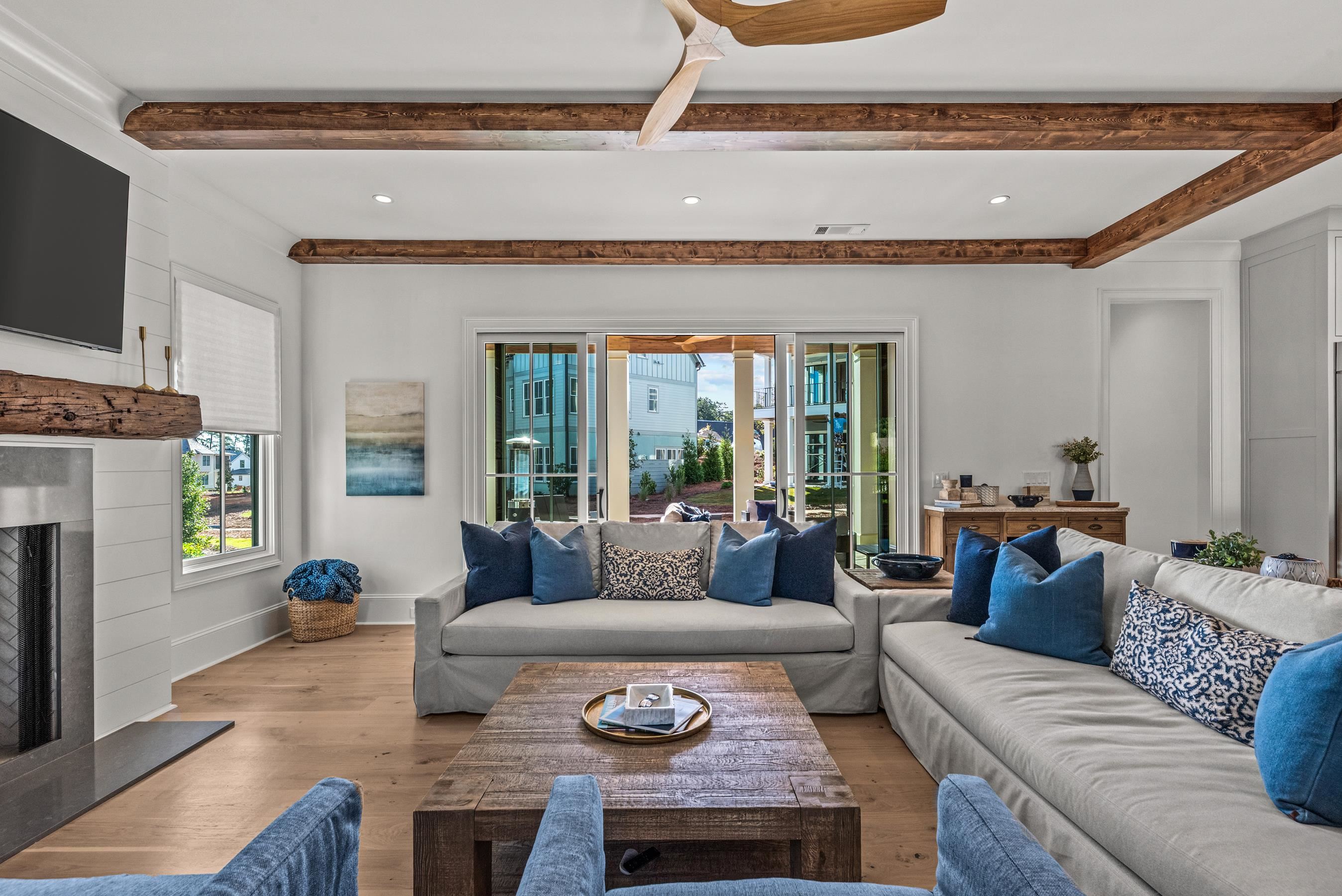1011 WEST ROCK LOOP