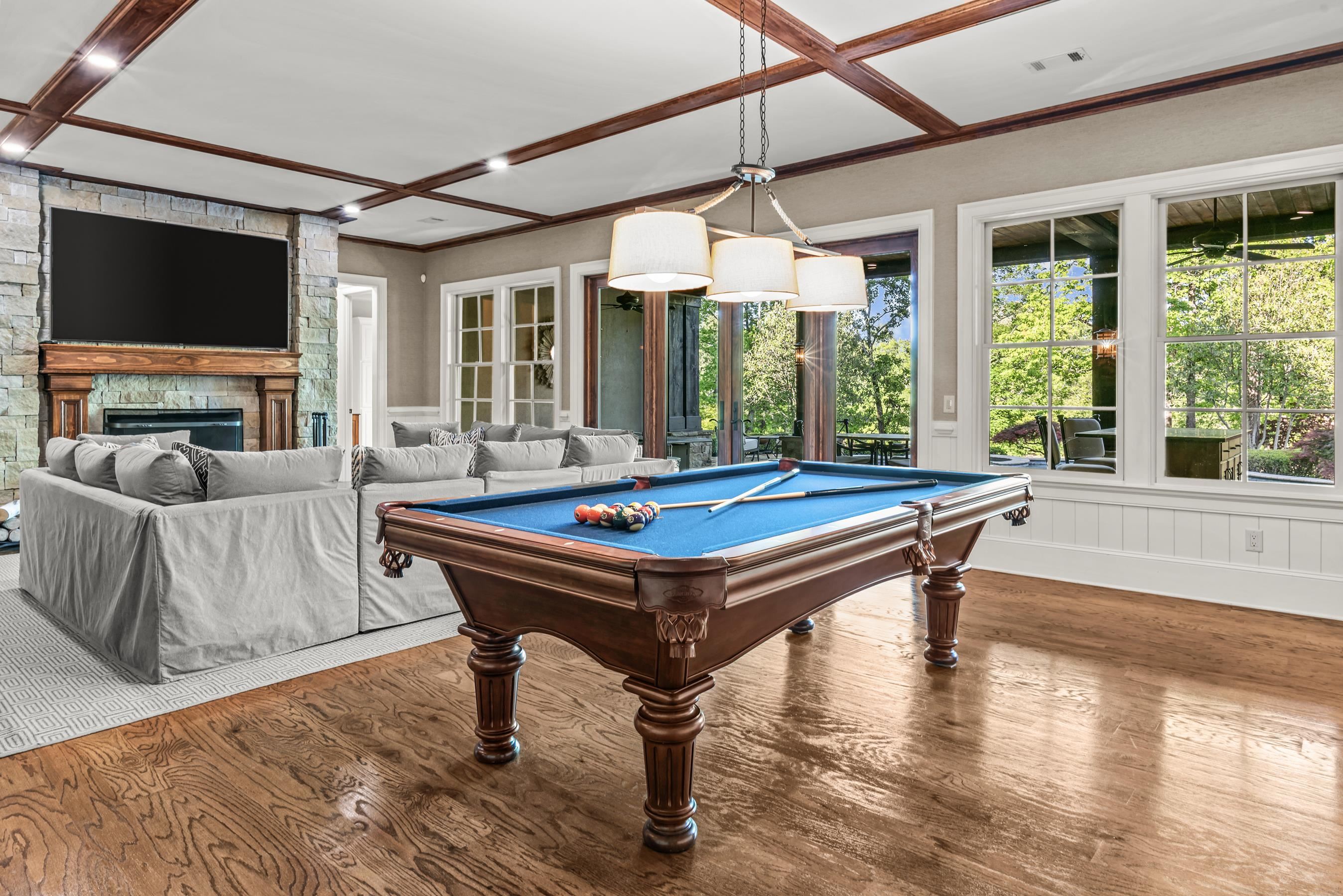 2030 LINGER LONGER DRIVE