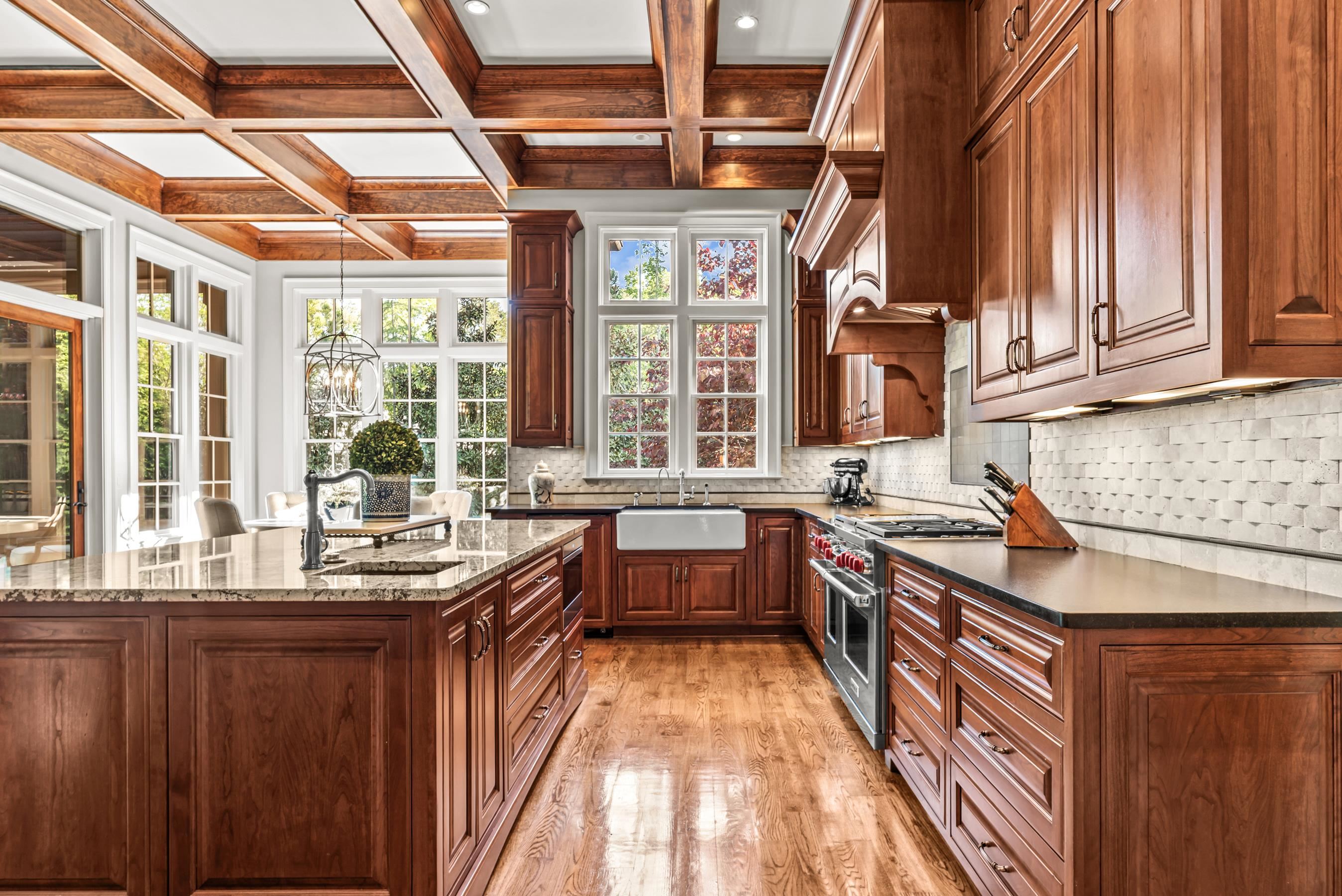 2030 LINGER LONGER DRIVE