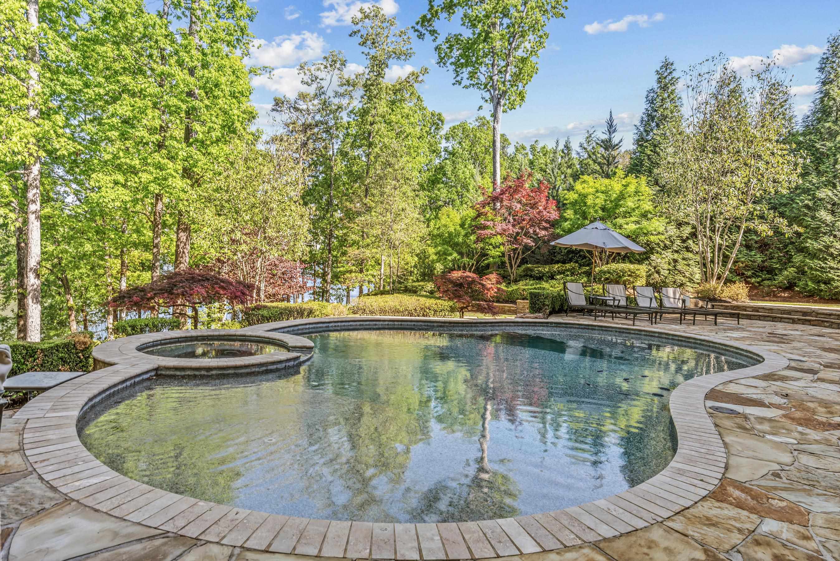 2030 LINGER LONGER DRIVE