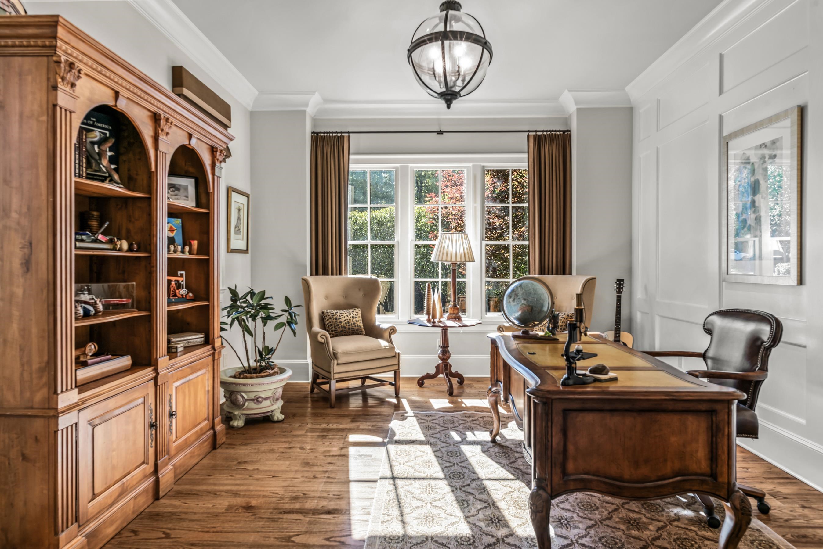 2030 LINGER LONGER DRIVE