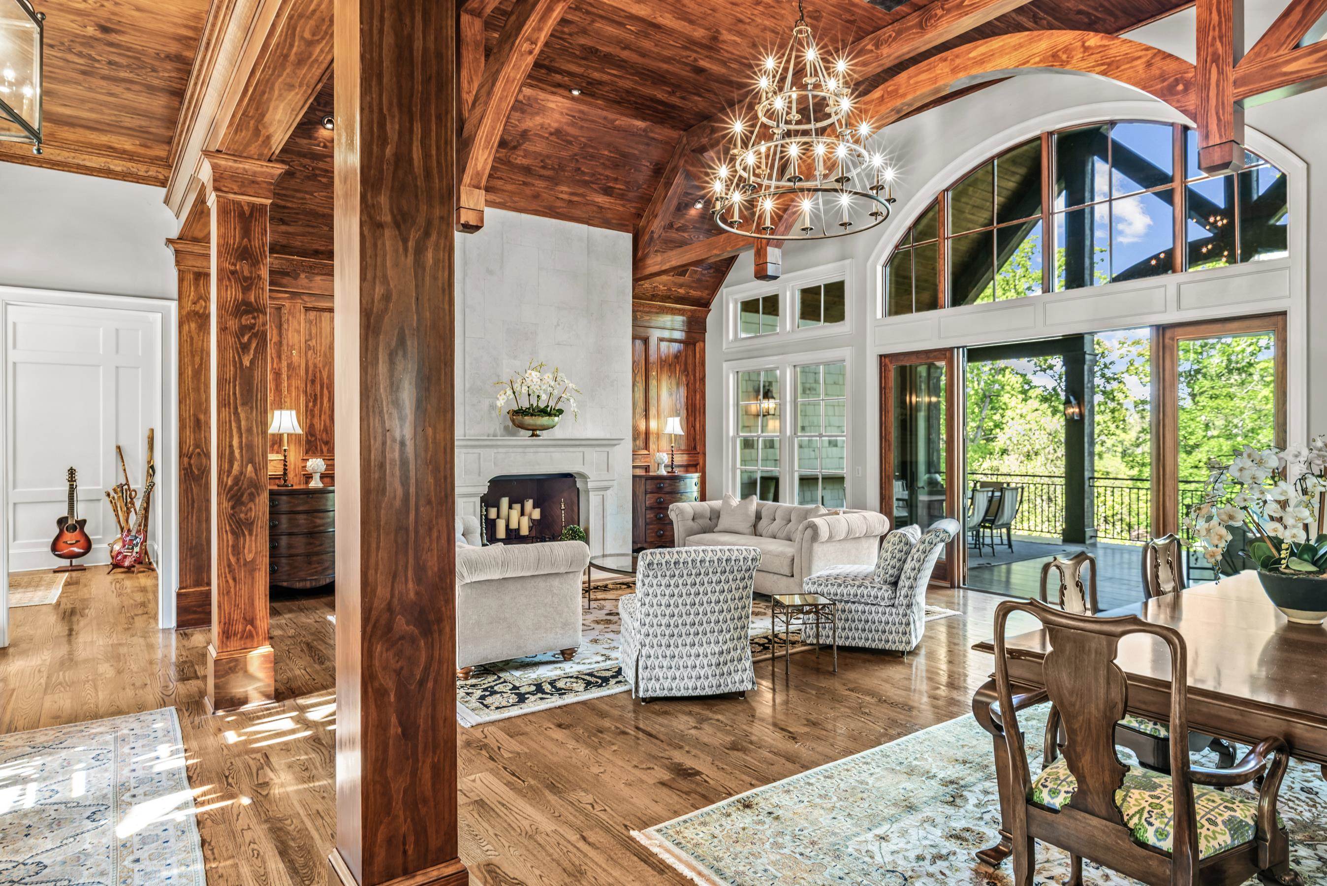 2030 LINGER LONGER DRIVE