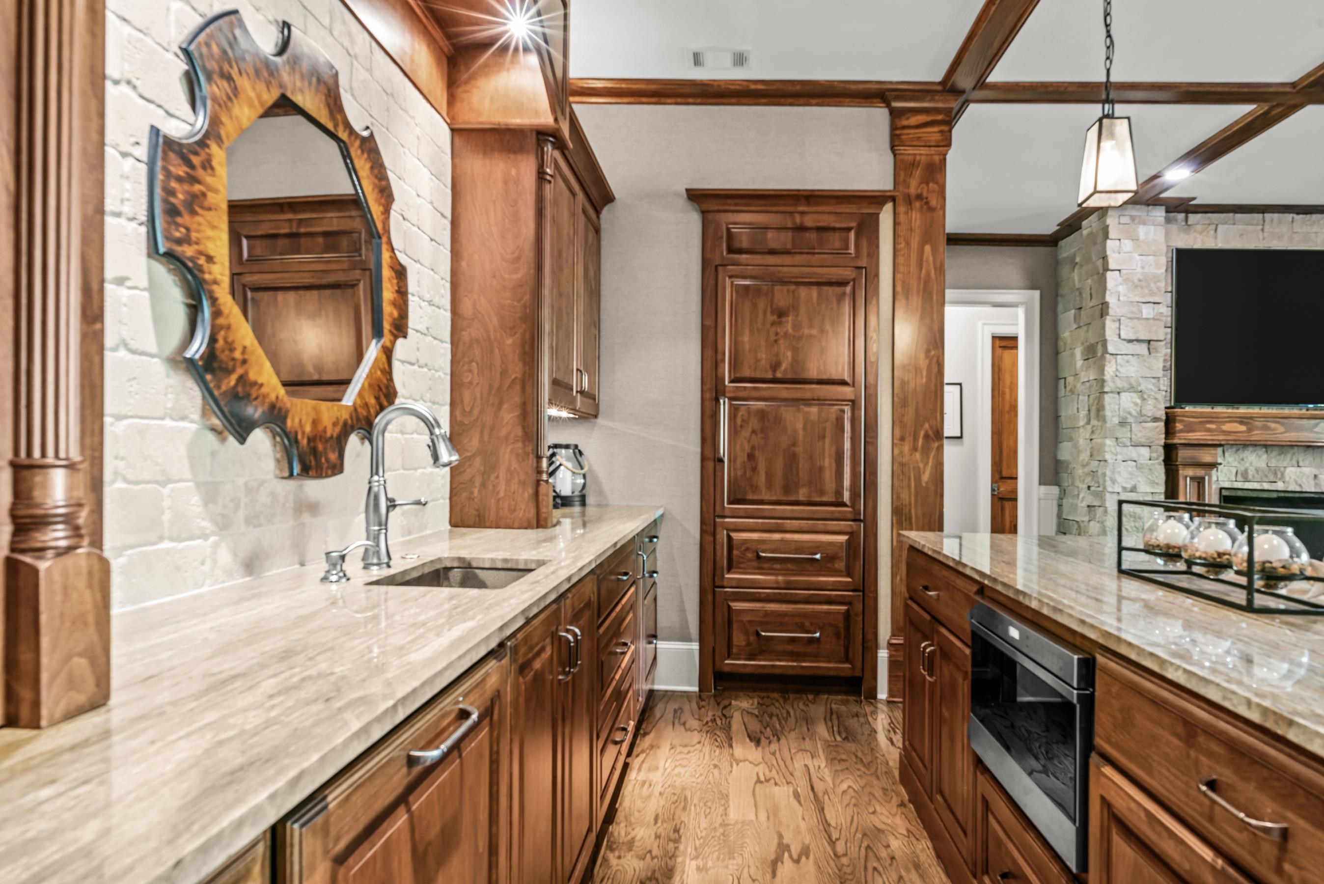 2030 LINGER LONGER DRIVE