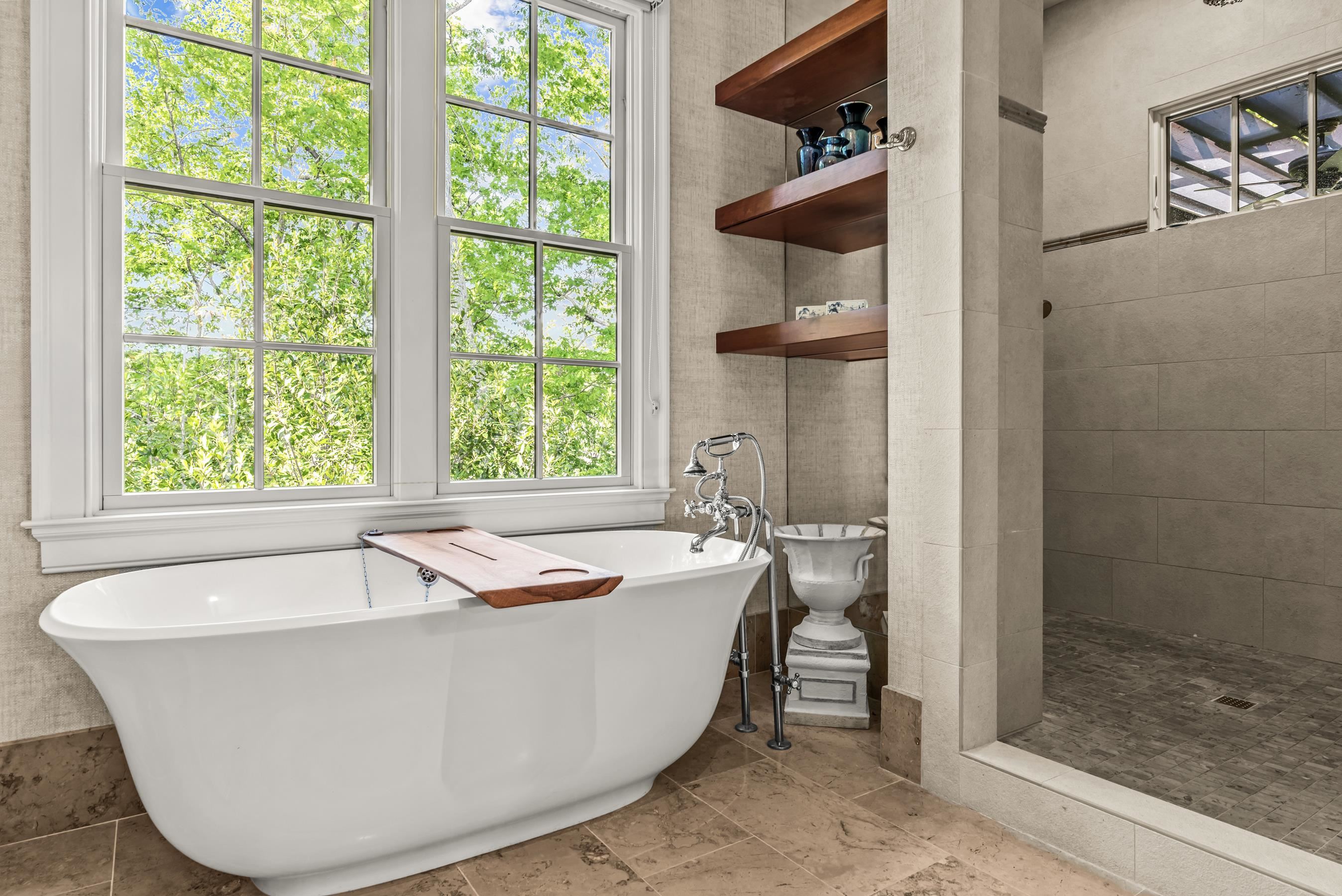 2030 LINGER LONGER DRIVE