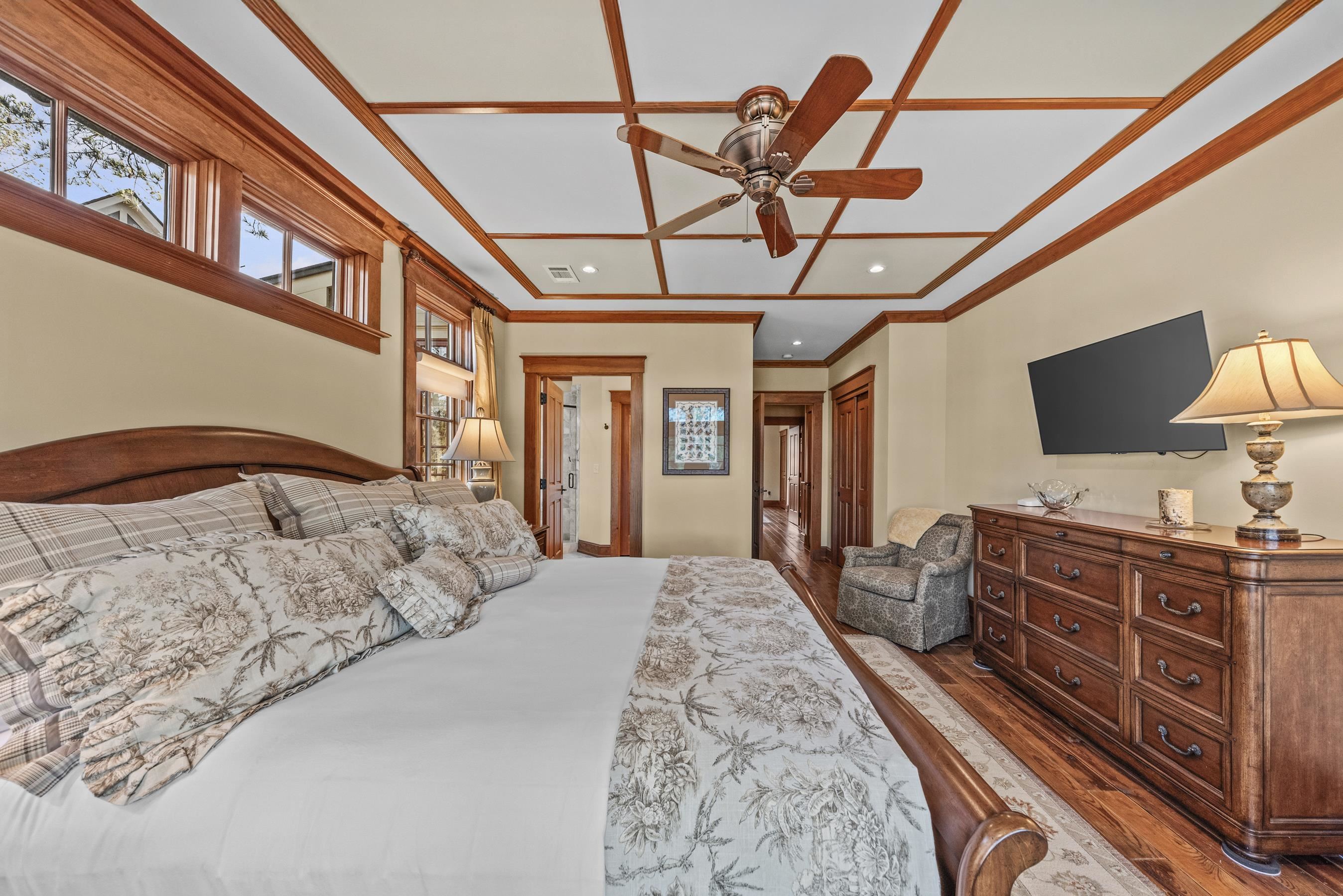 1230 COTTAGE LANE EAST