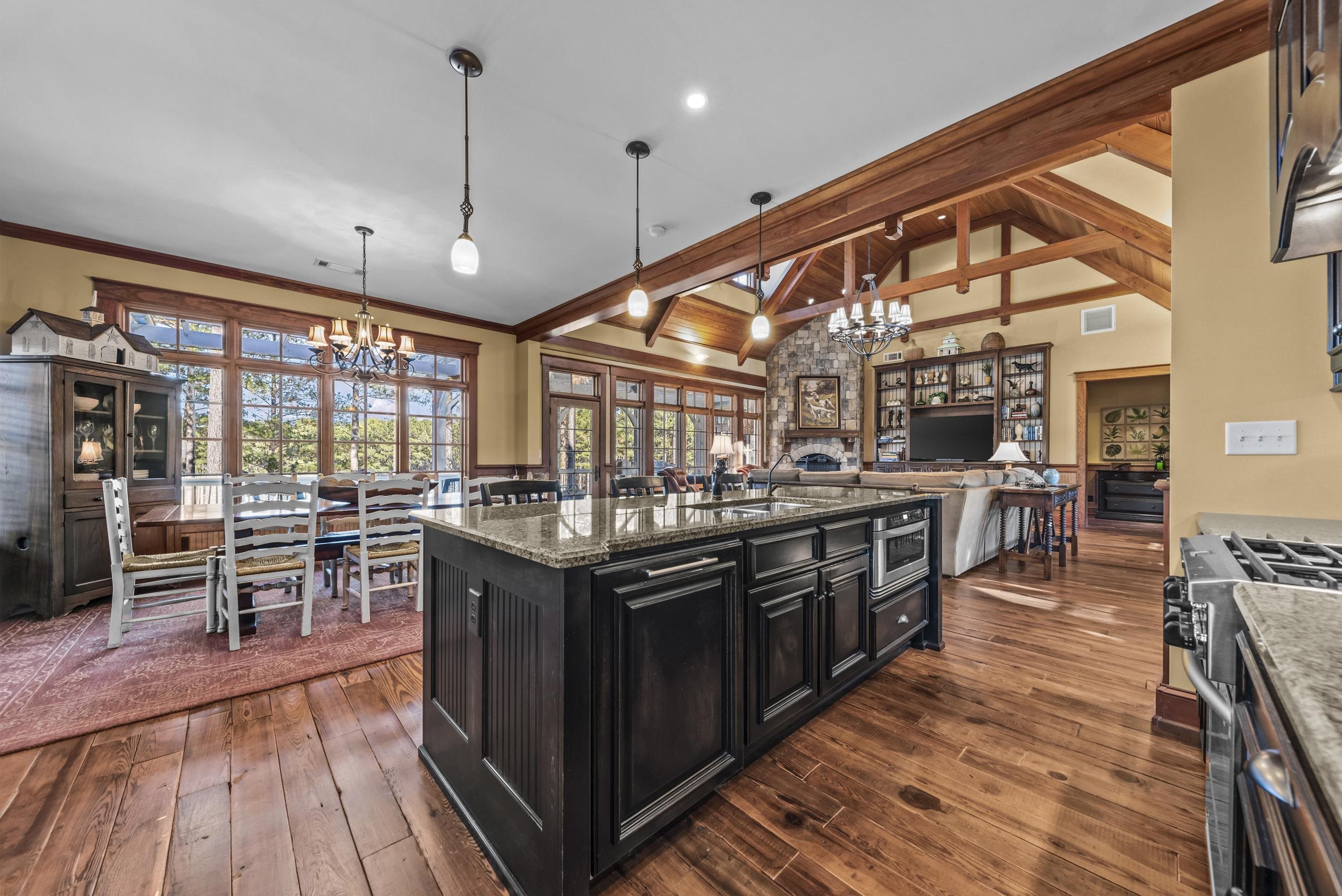 1230 COTTAGE LANE EAST