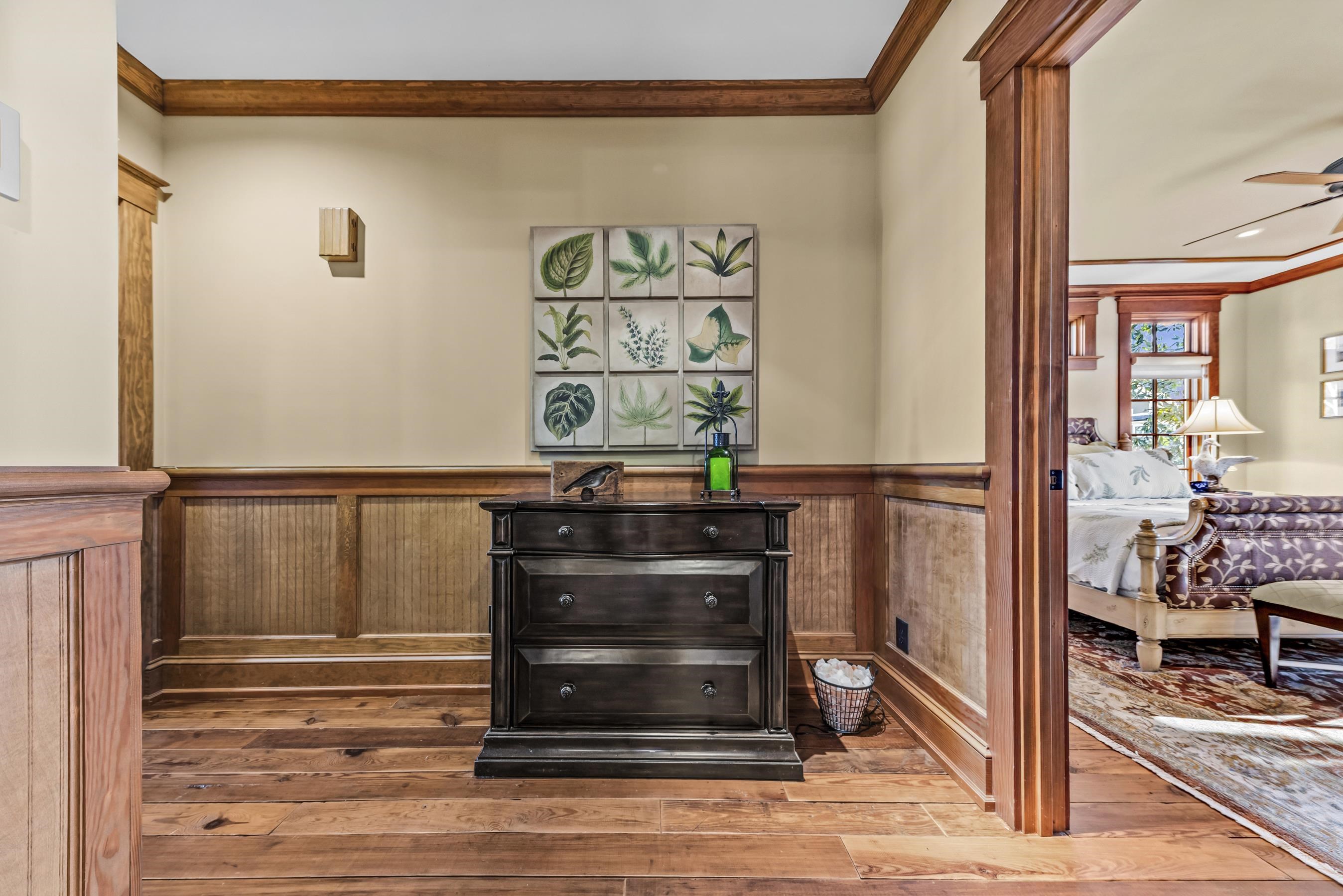 1230 COTTAGE LANE EAST