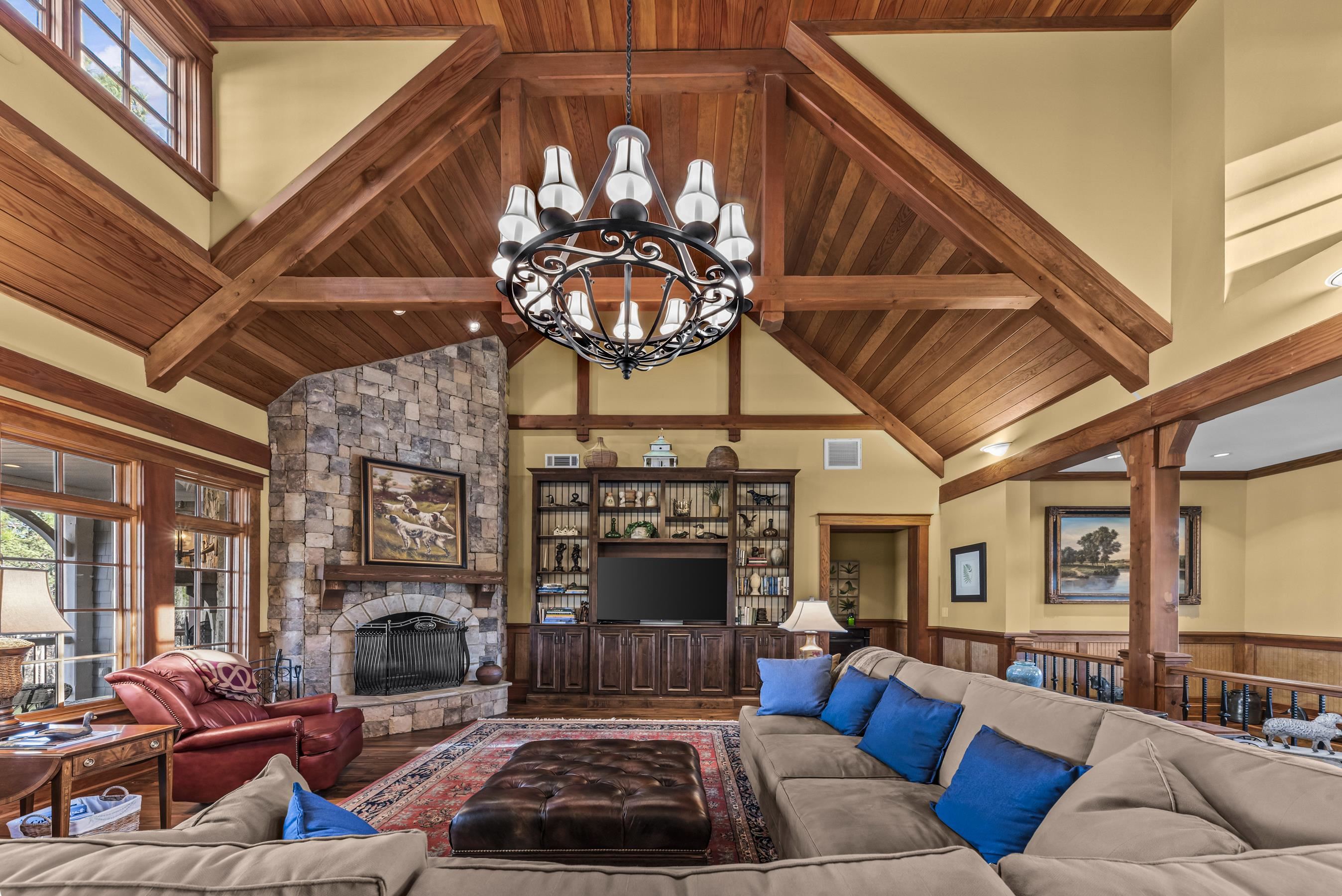 1230 COTTAGE LANE EAST