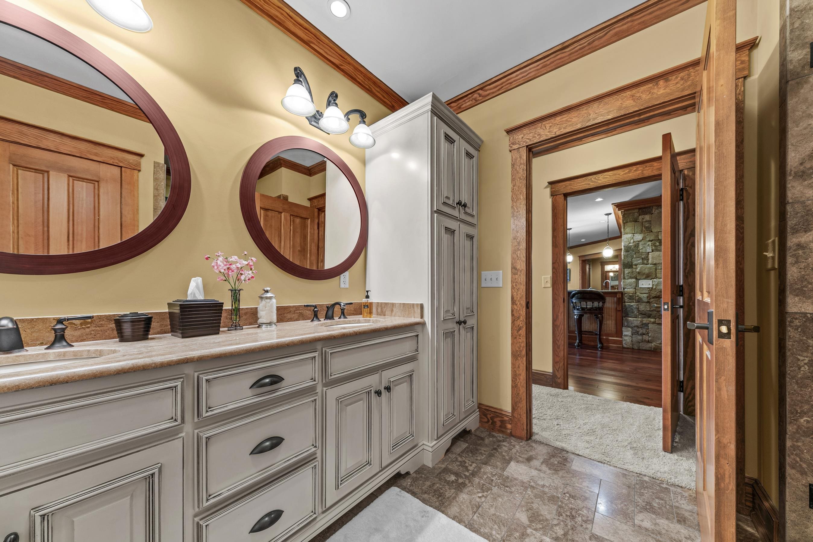 1230 COTTAGE LANE EAST