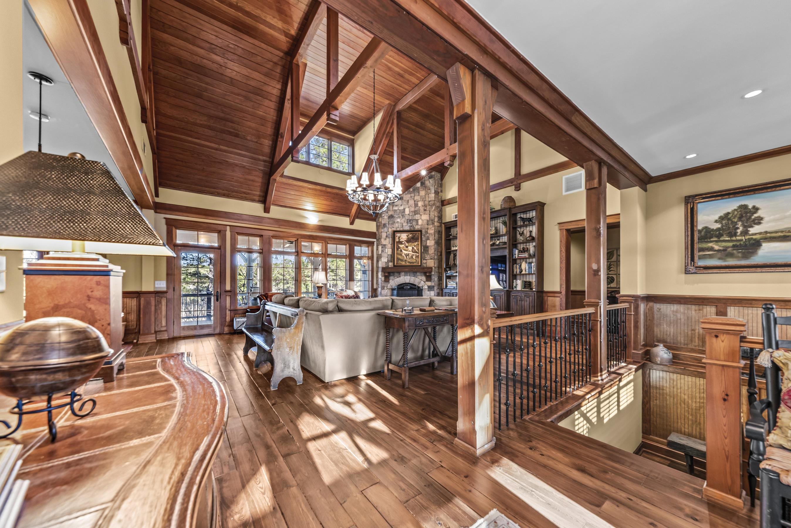 1230 COTTAGE LANE EAST