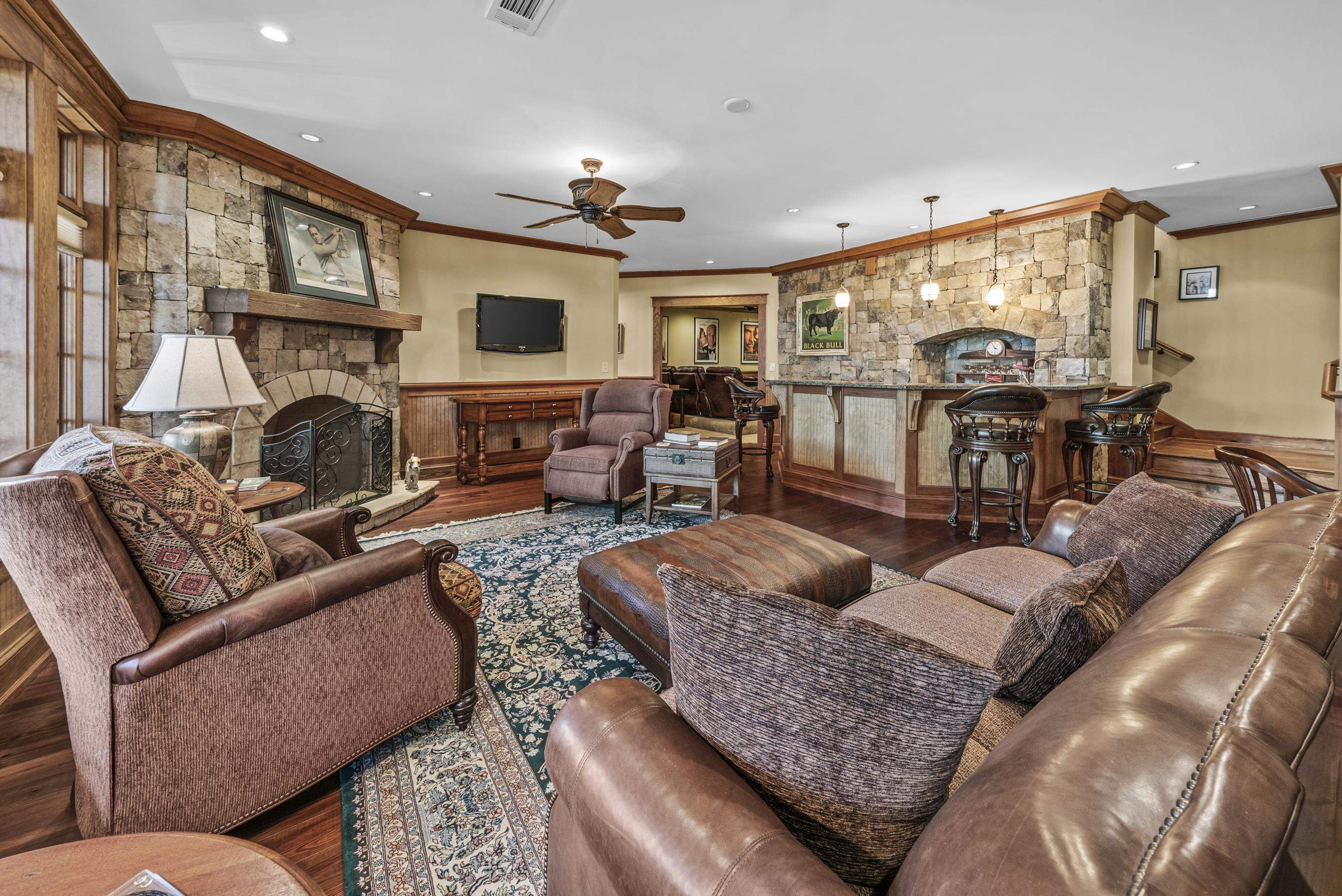 1230 COTTAGE LANE EAST