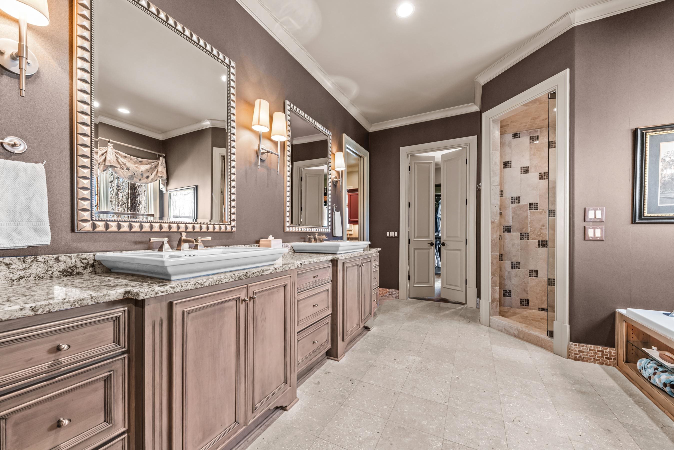 141 BROADLANDS DRIVE