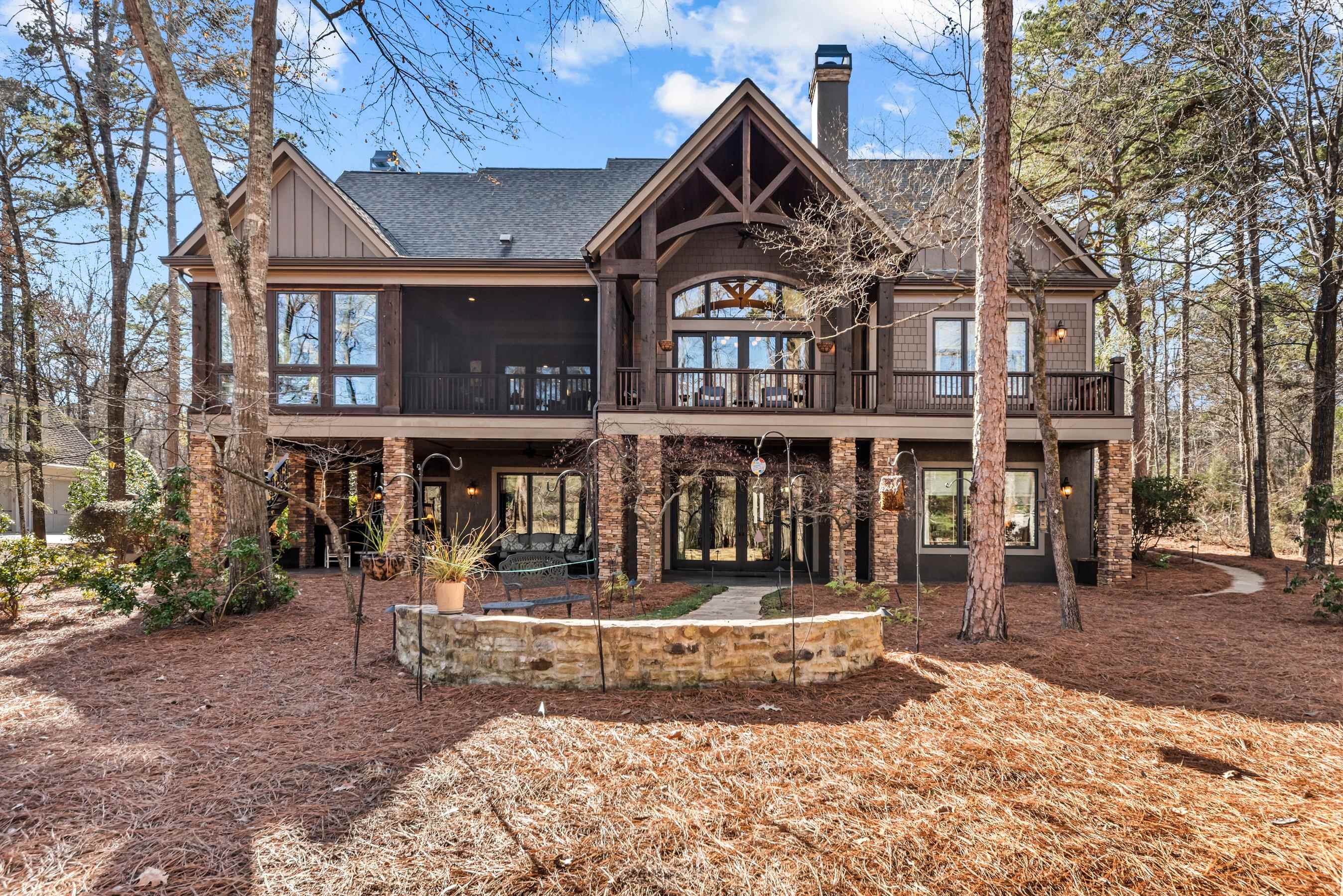 141 BROADLANDS DRIVE