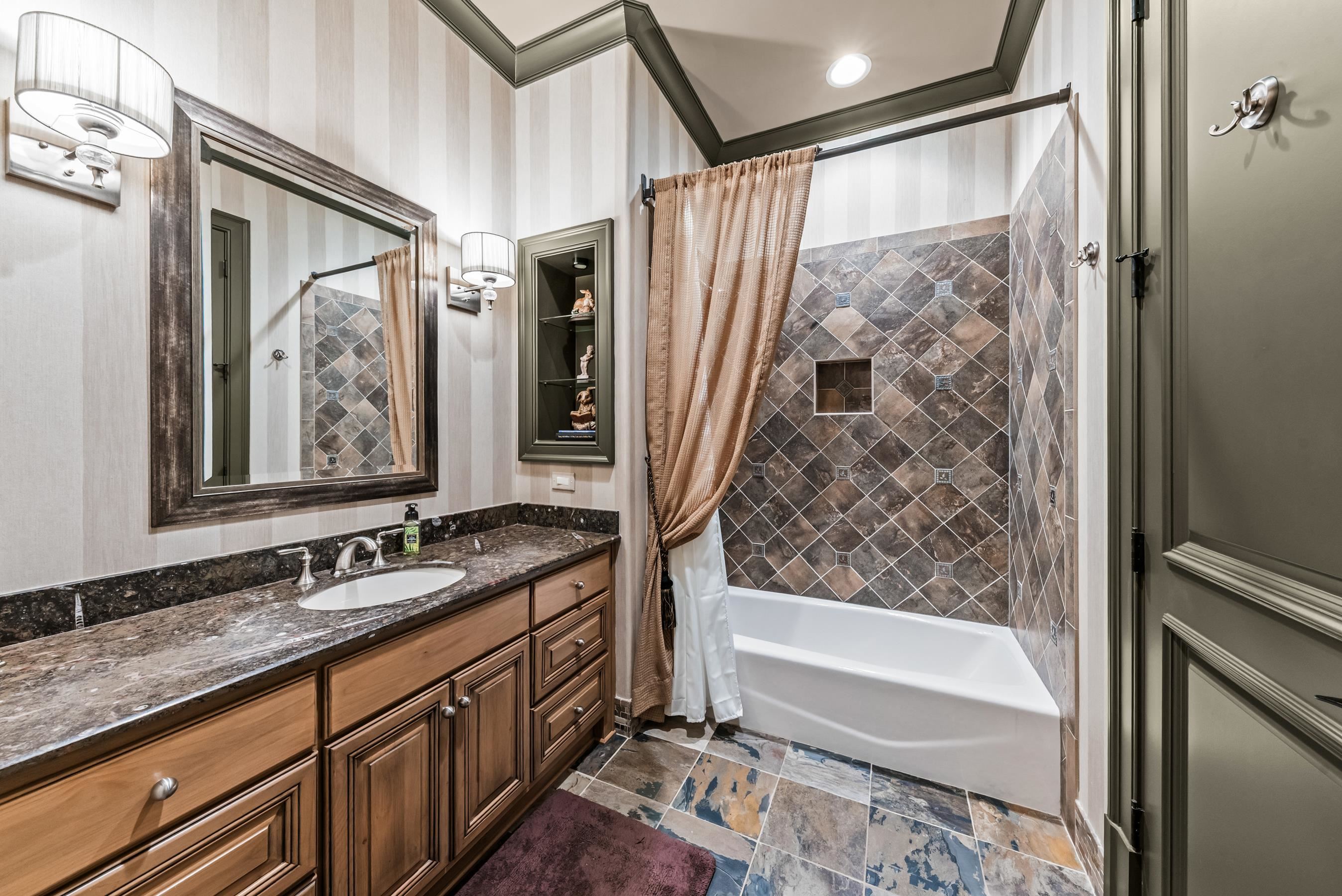 141 BROADLANDS DRIVE