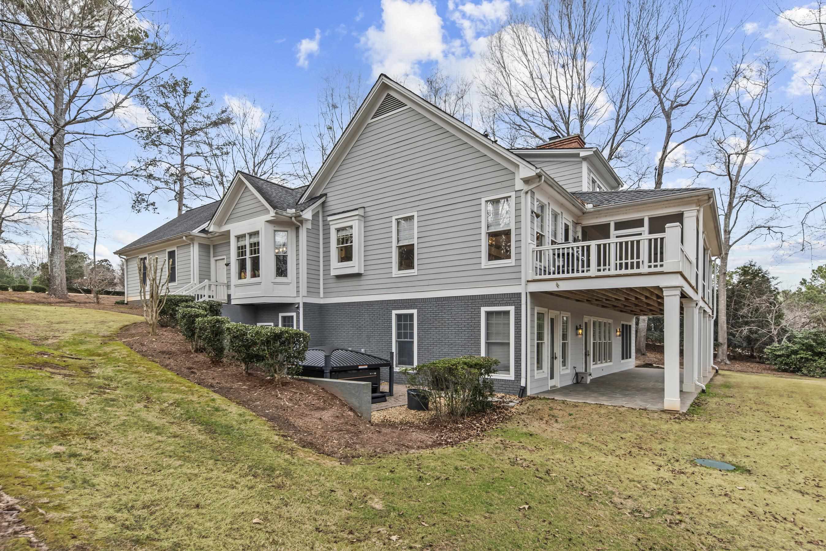 100 GREENWOOD COURT