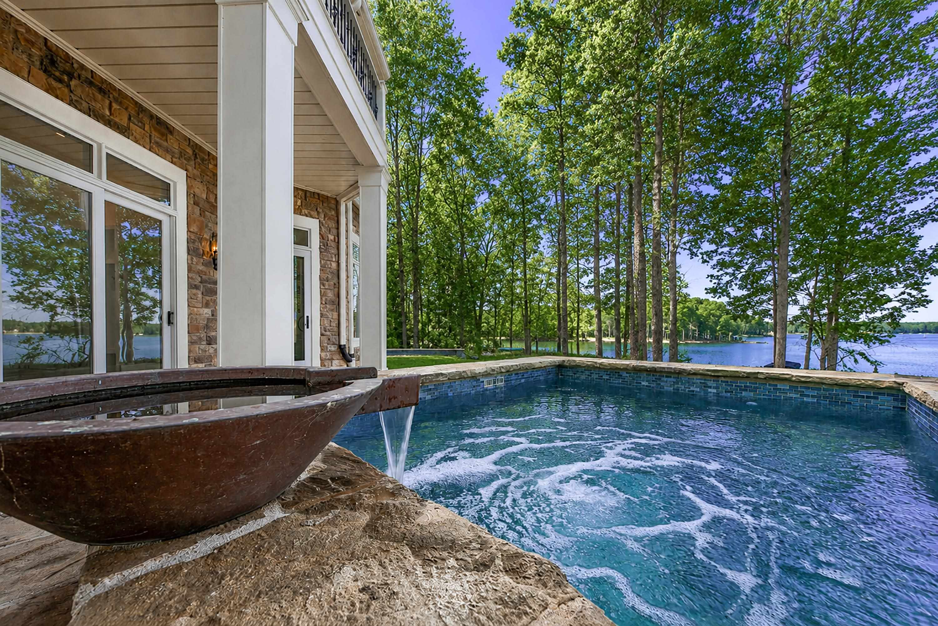 1080 PROSPERITY POINTE