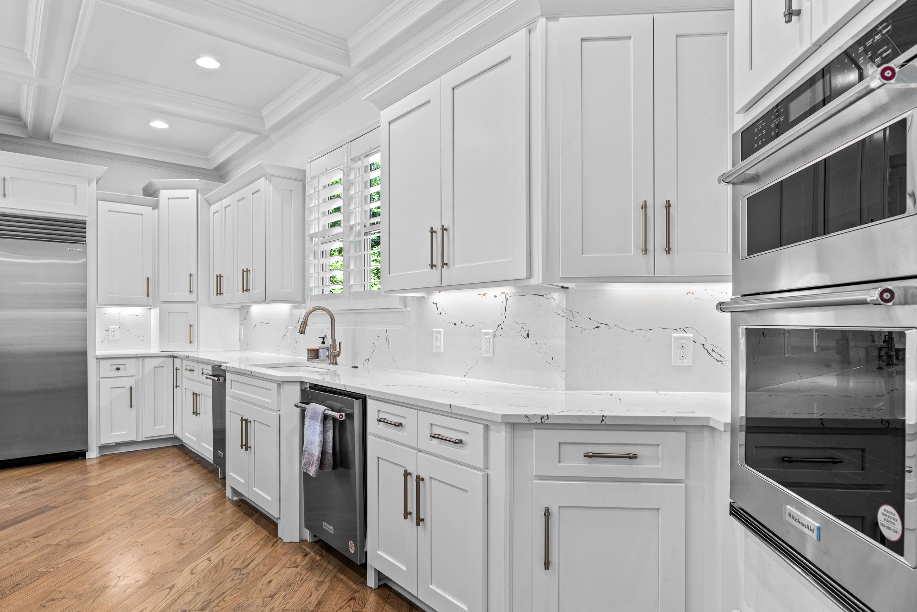 1230 LAKE CLUB DRIVE