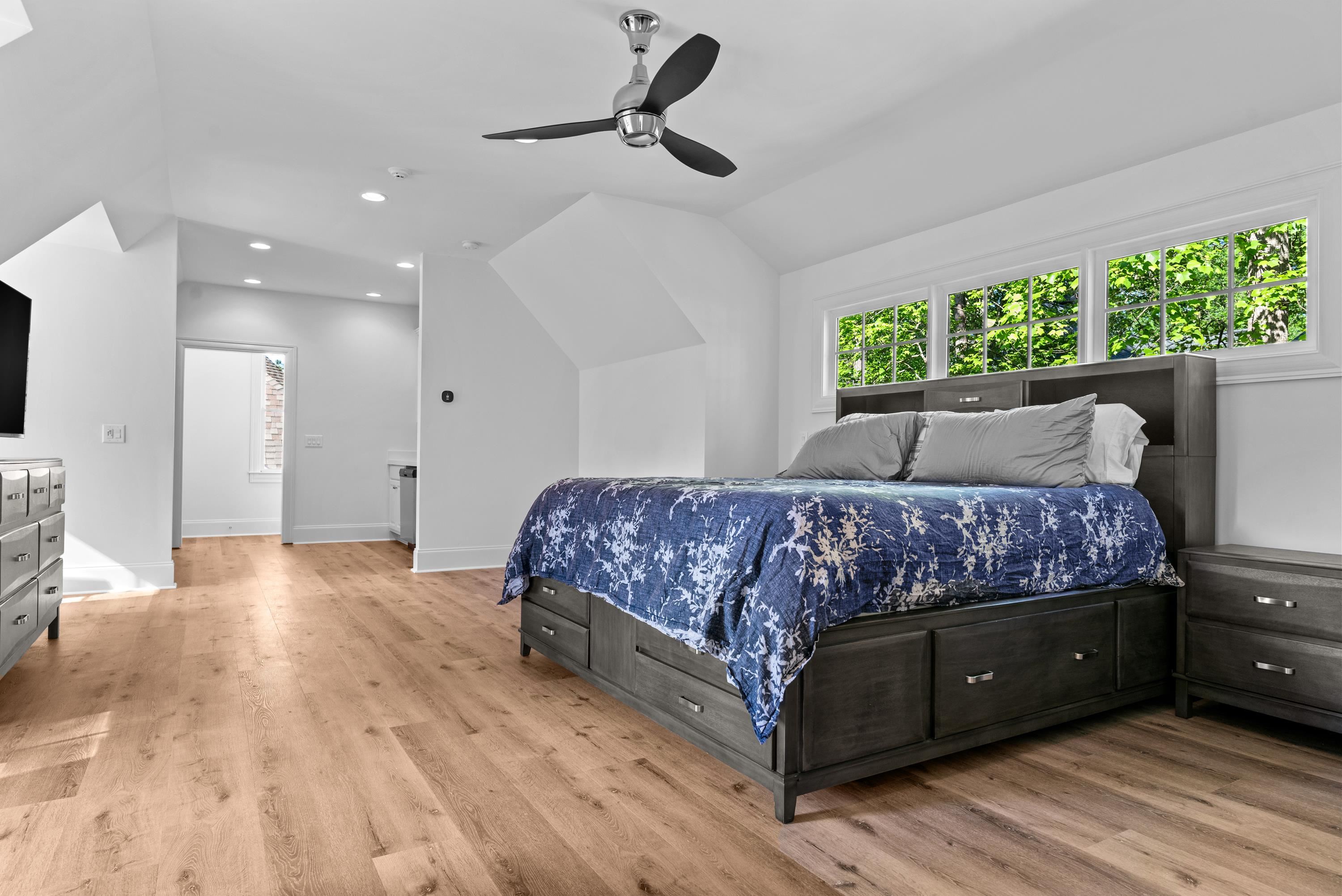 1230 LAKE CLUB DRIVE