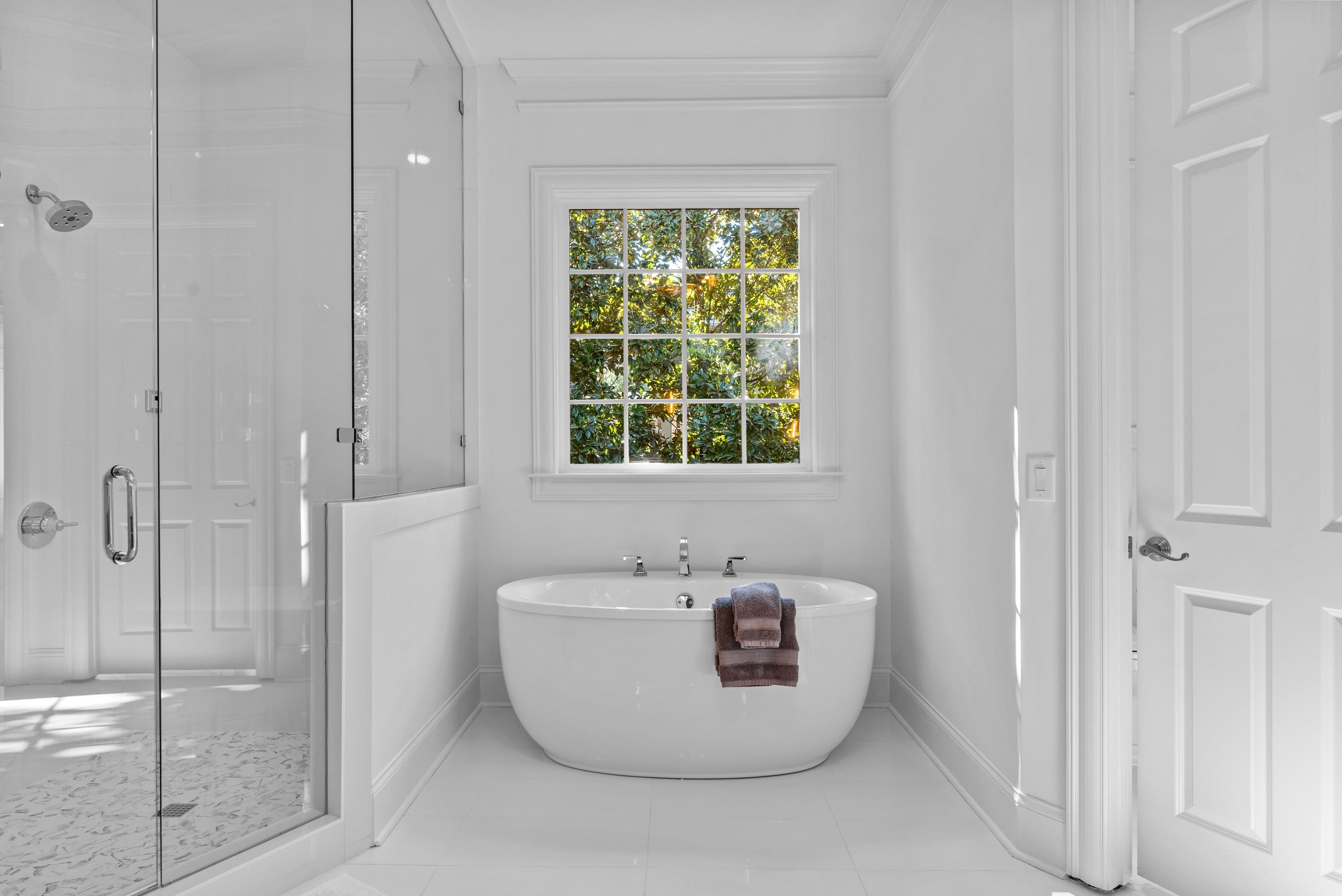 1230 LAKE CLUB DRIVE