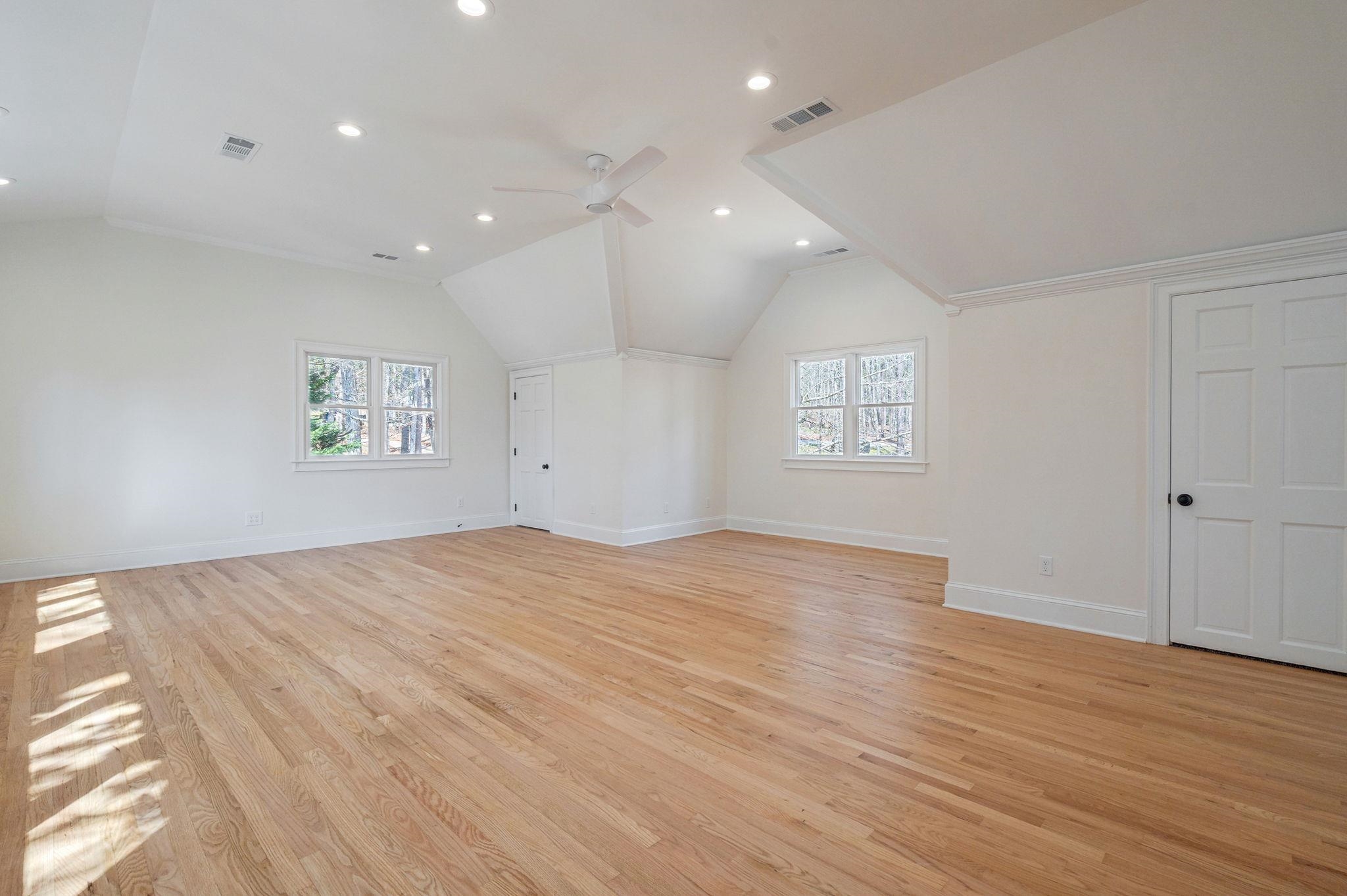 1040 SCOTT LOOP