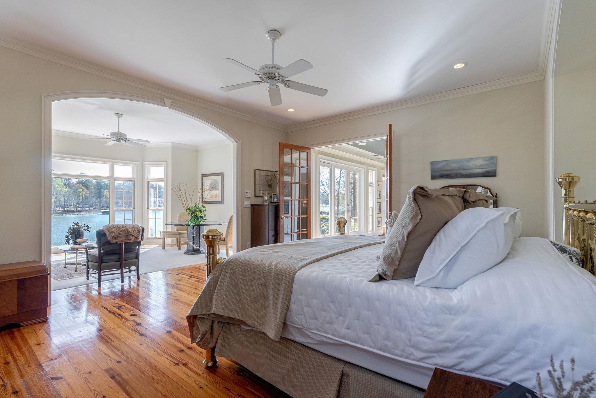 1040 SCOTT LOOP