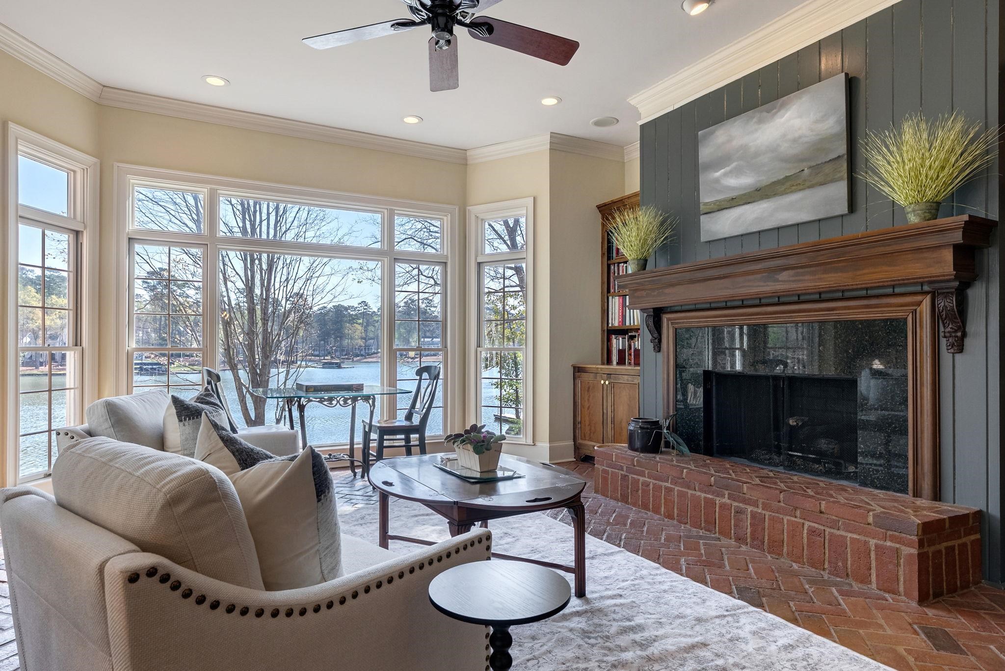 1040 SCOTT LOOP