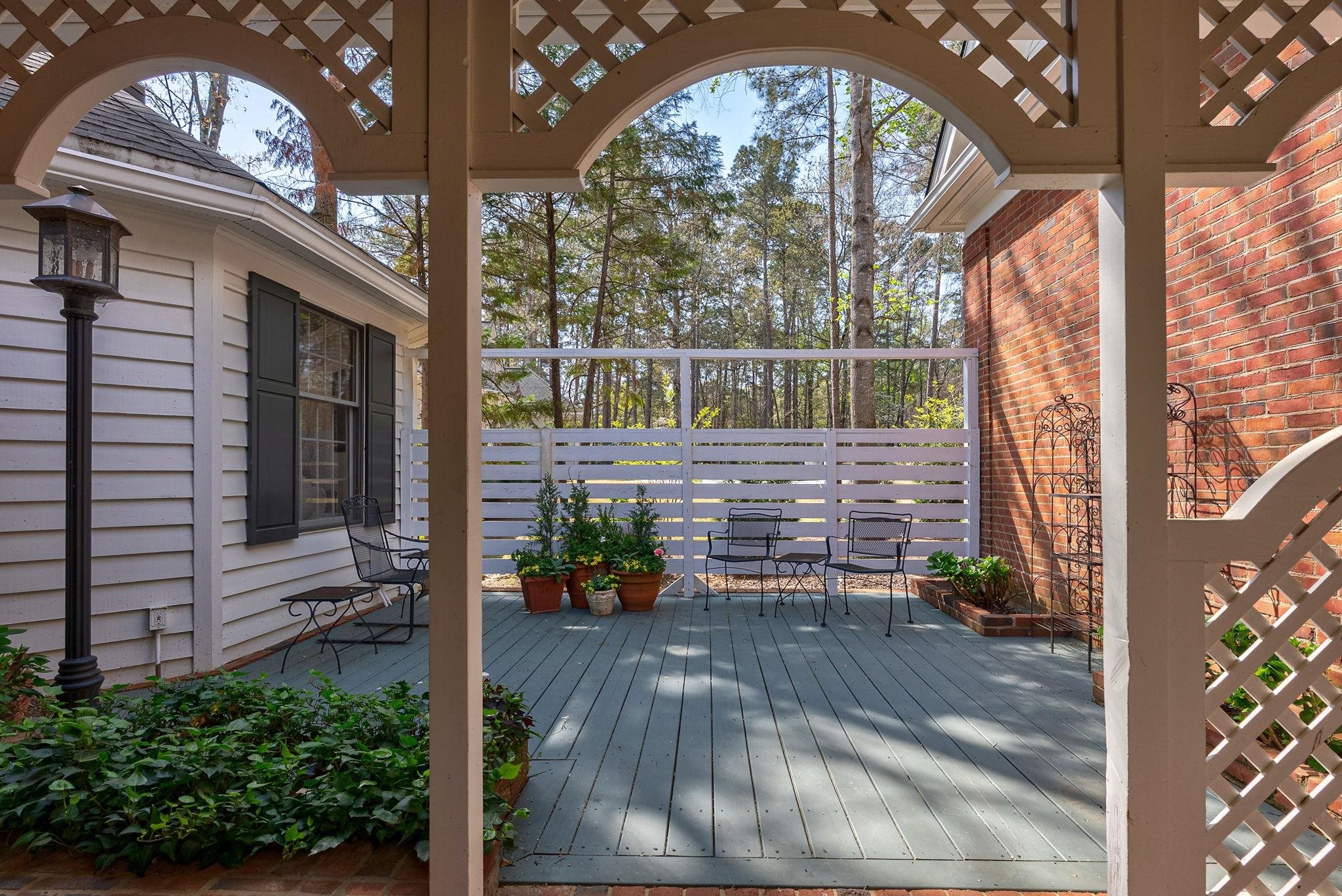 1040 SCOTT LOOP